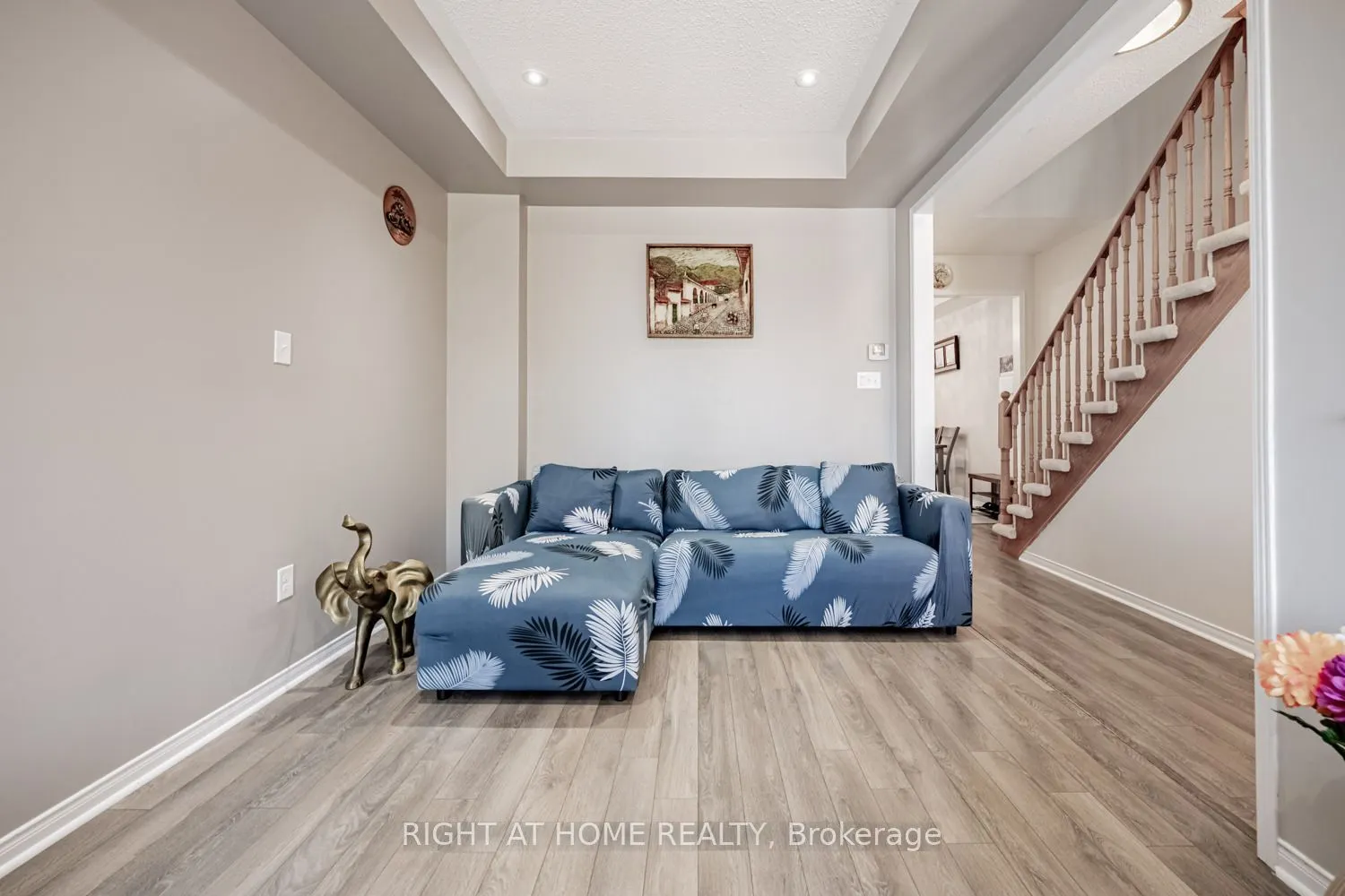 33 Promenade Trail