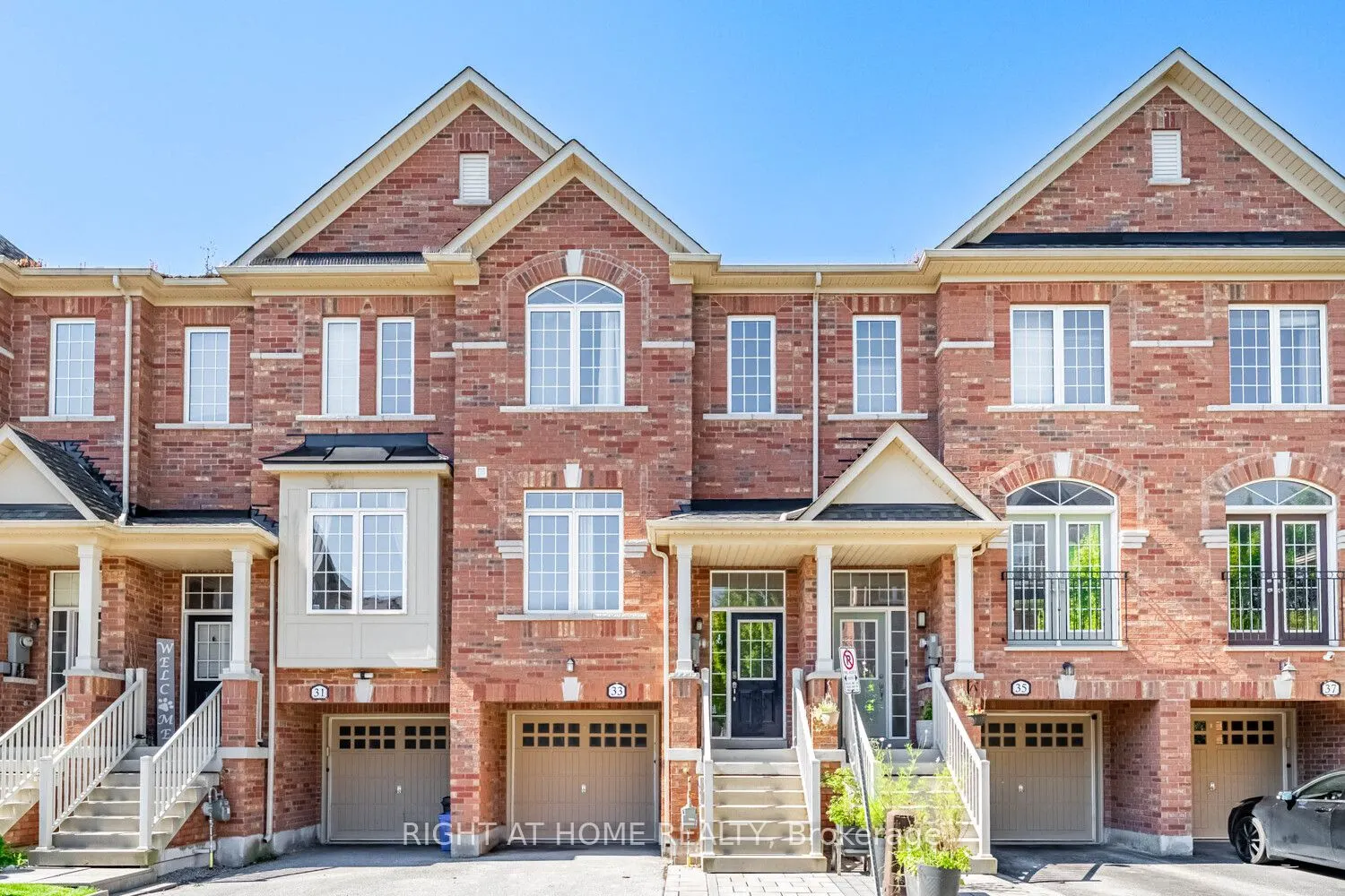33 Promenade Trail