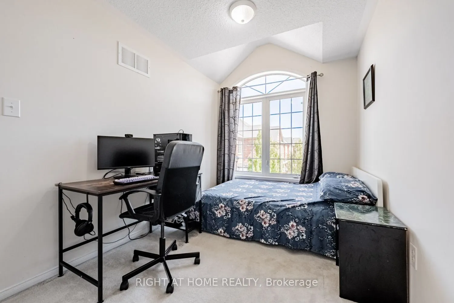 33 Promenade Trail