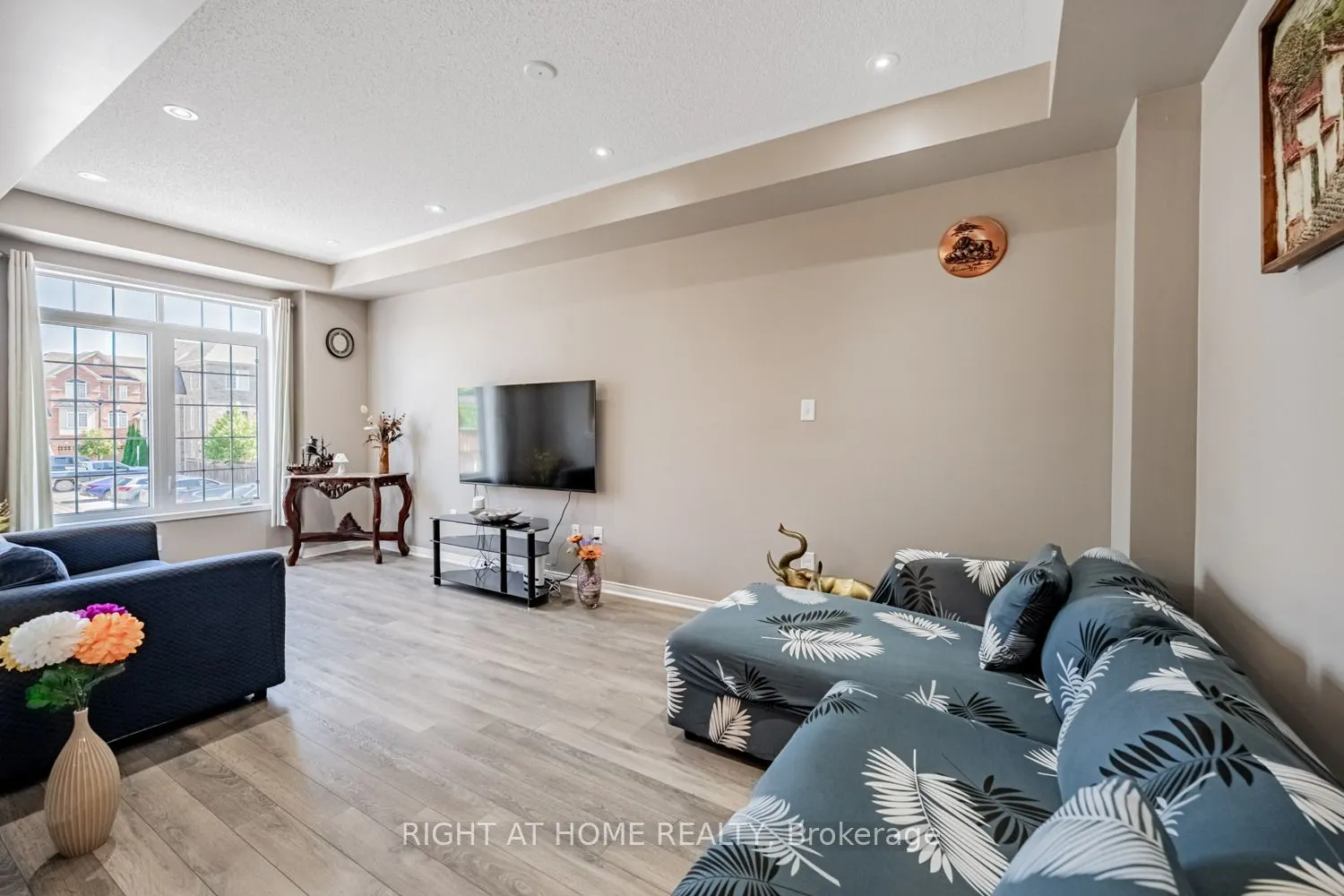 33 Promenade Trail
