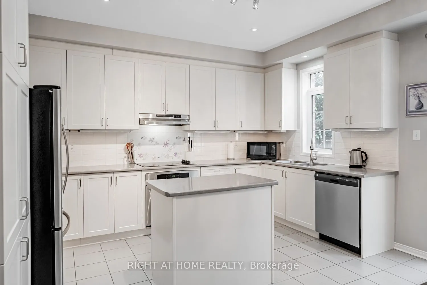 33 Promenade Trail