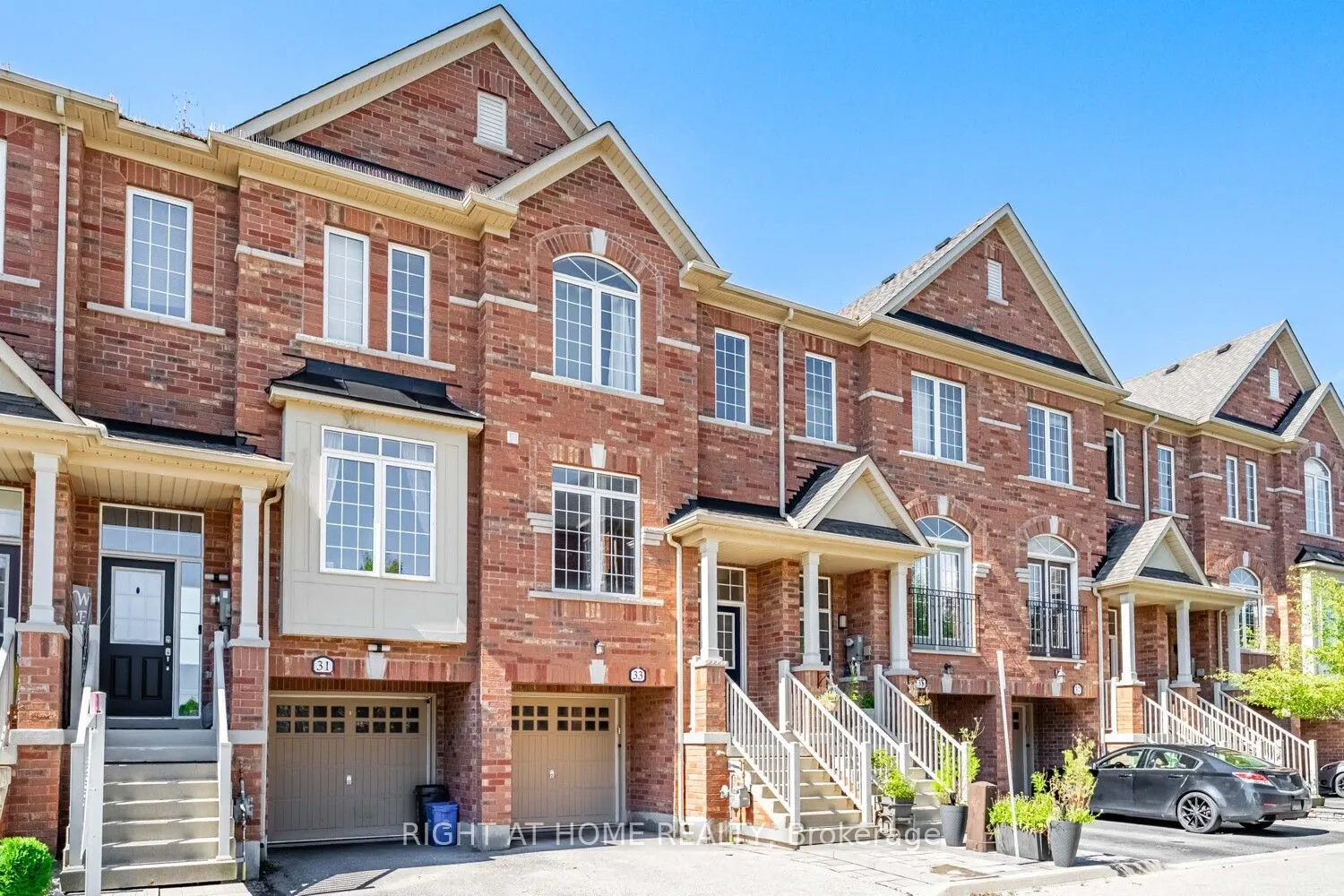 33 Promenade Trail