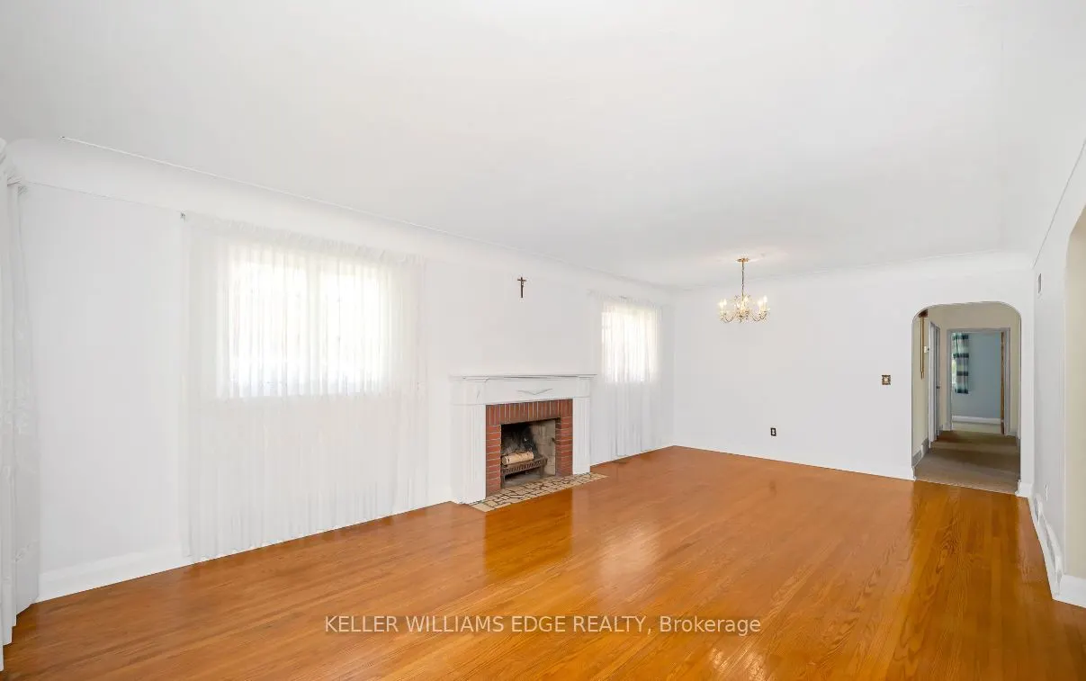 405 Stratheden Drive