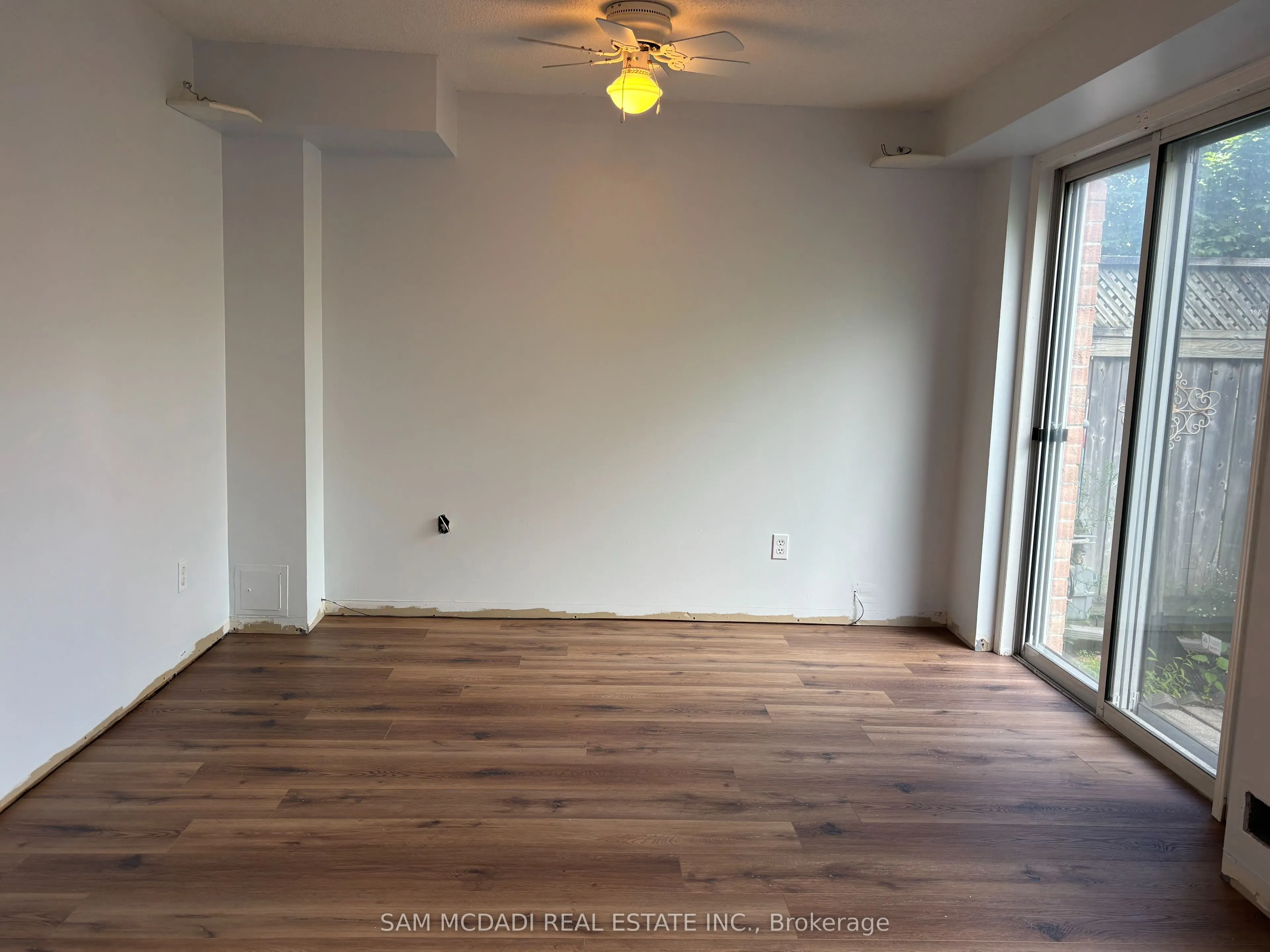 2945 Thomas Street, #102