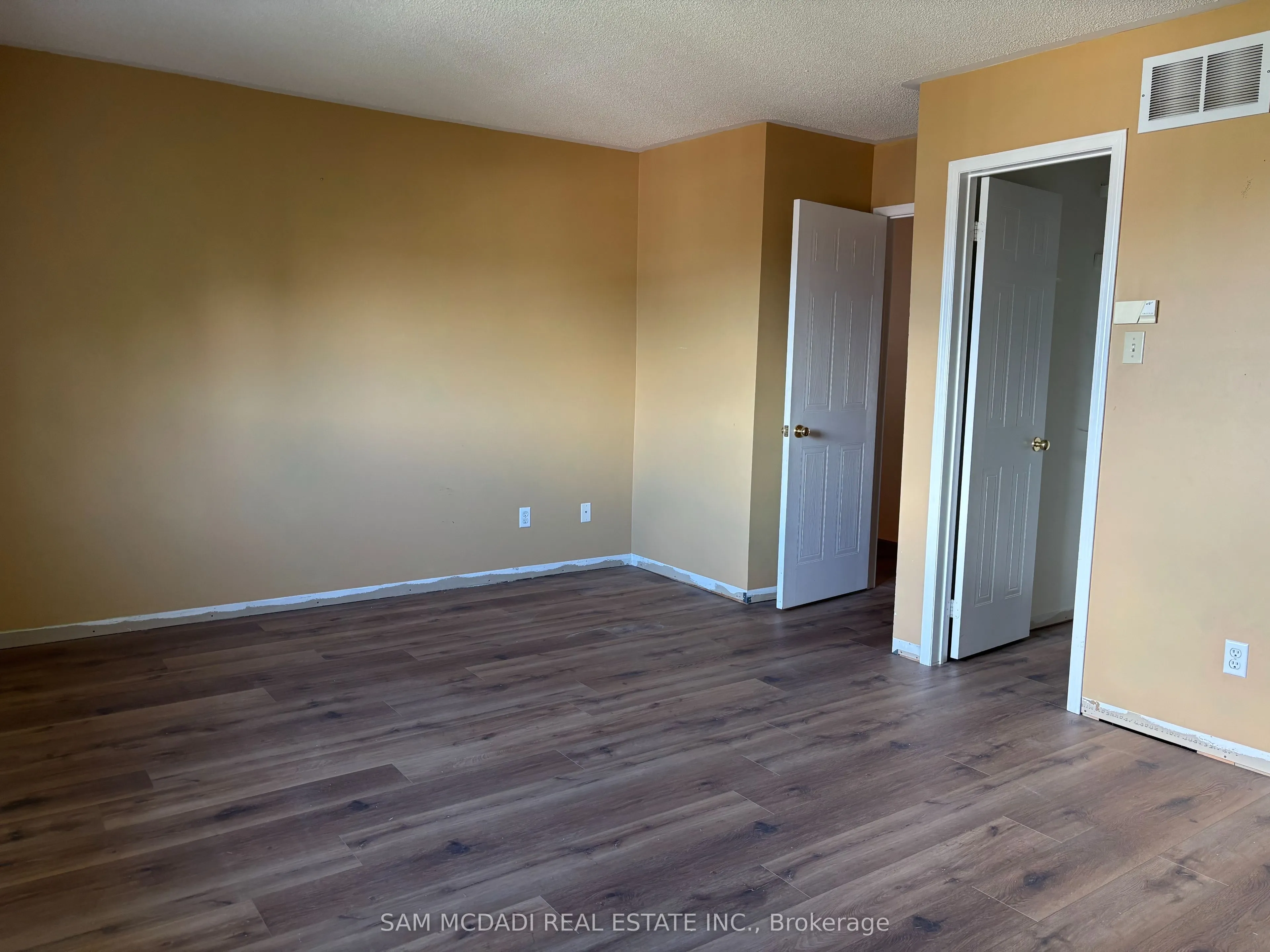 2945 Thomas Street, #102
