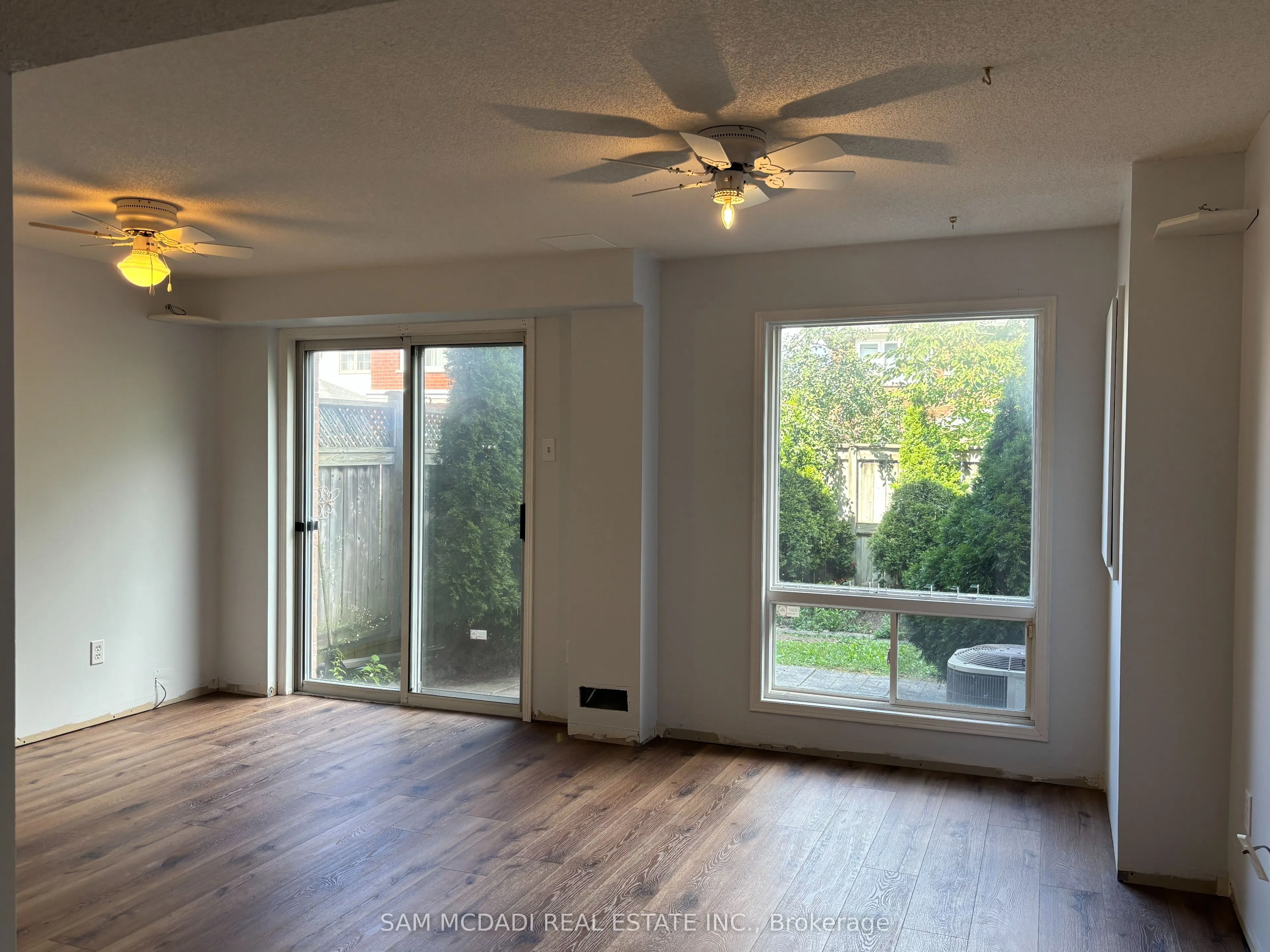 2945 Thomas Street, #102