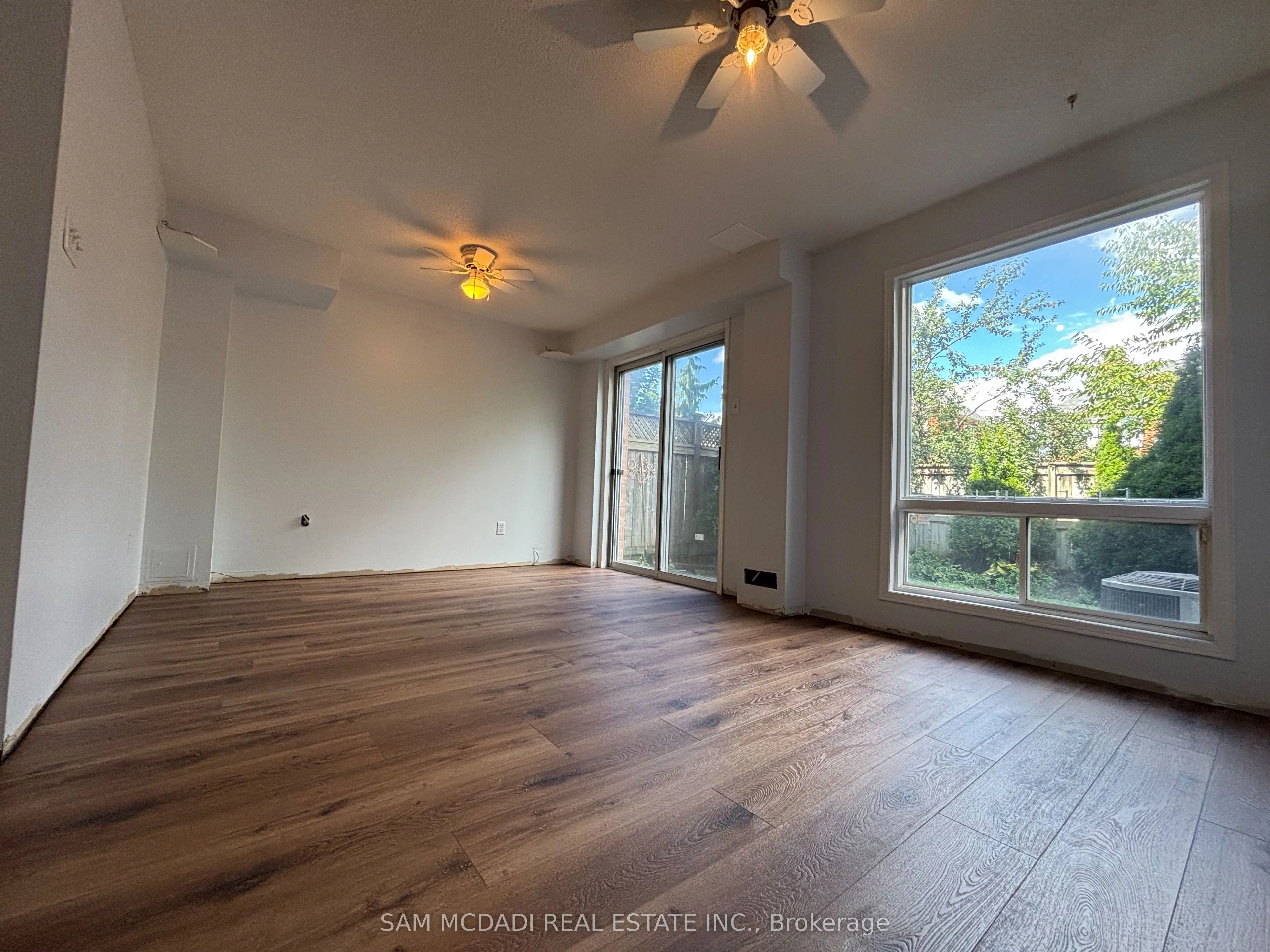 2945 Thomas Street, #102