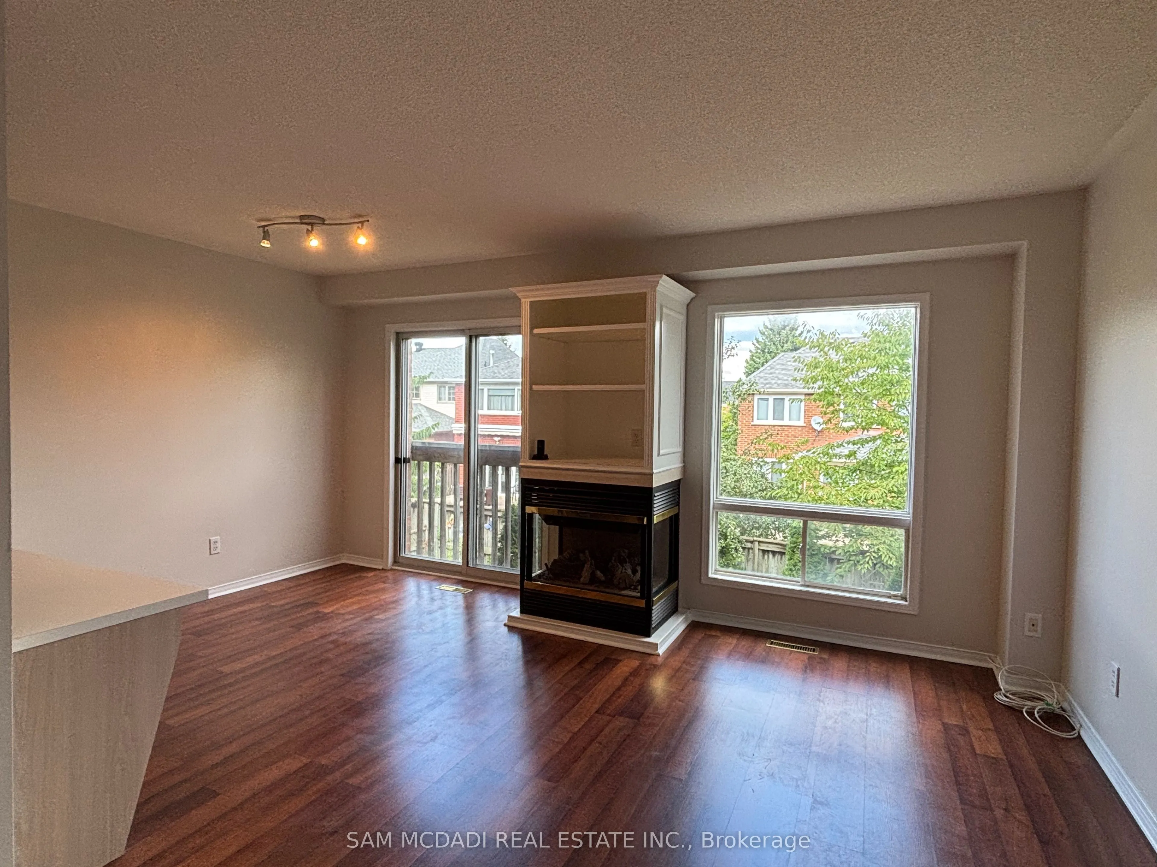 2945 Thomas Street, #102