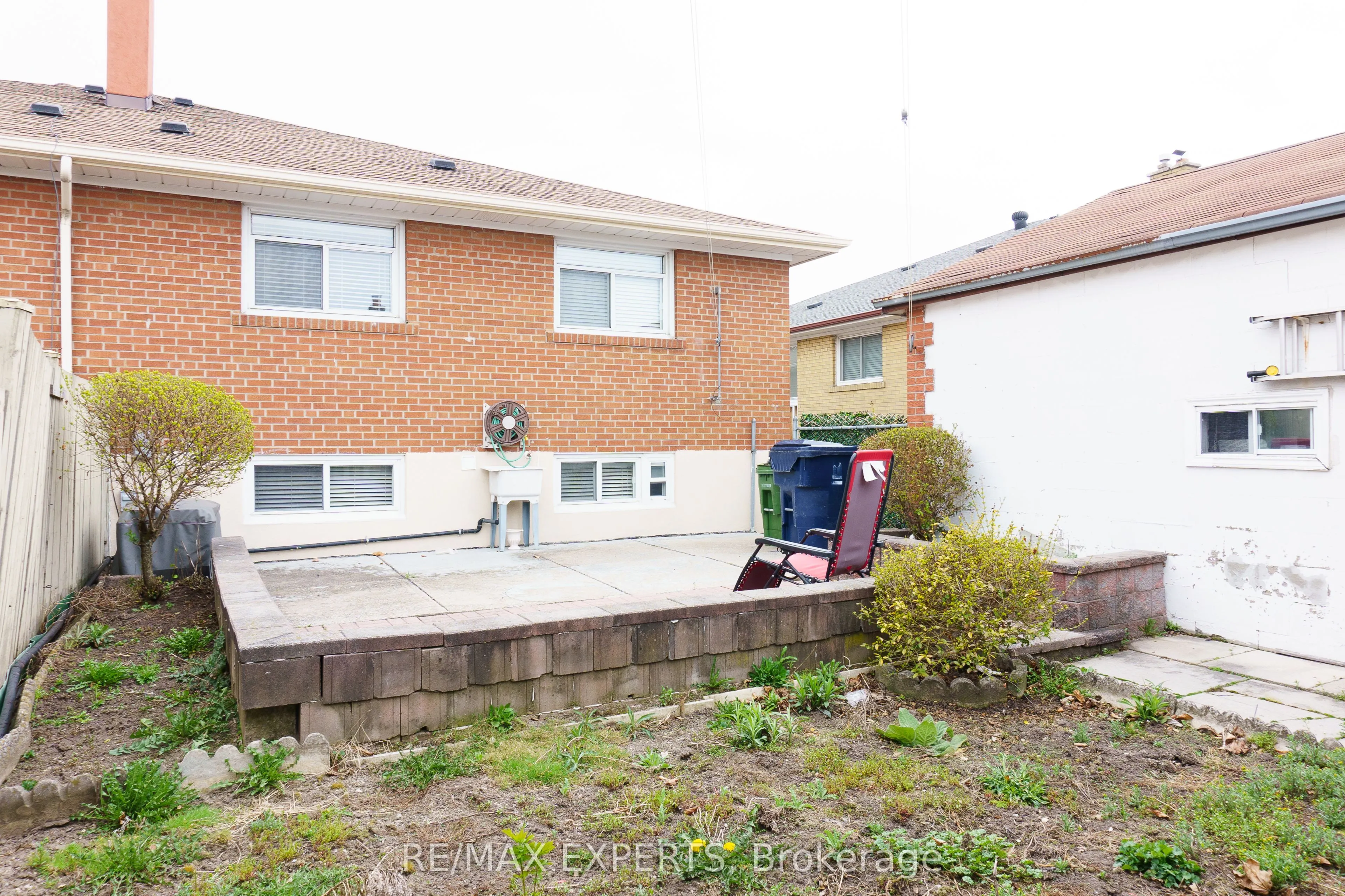 8 Charrington Crescent