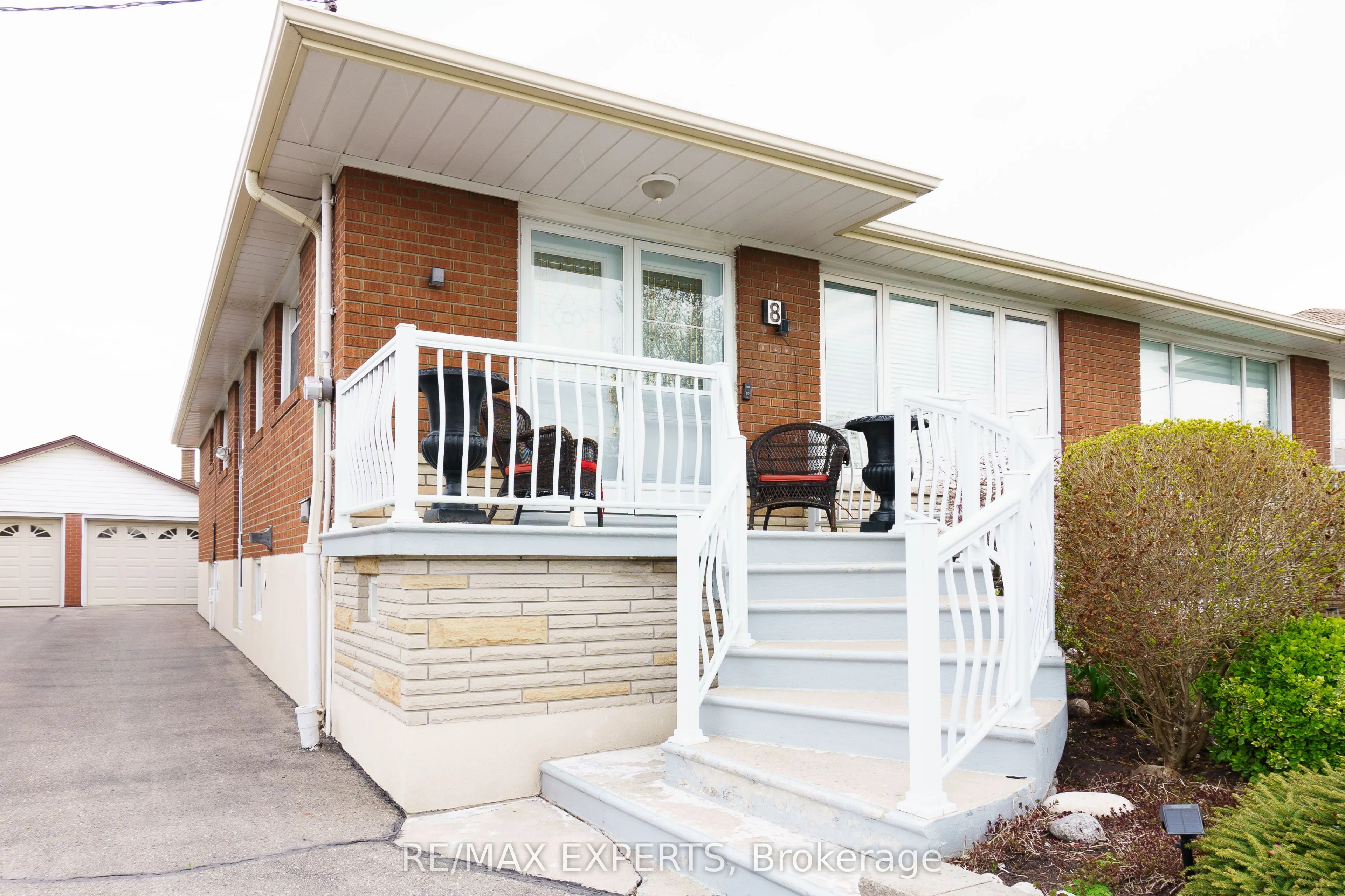 8 Charrington Crescent
