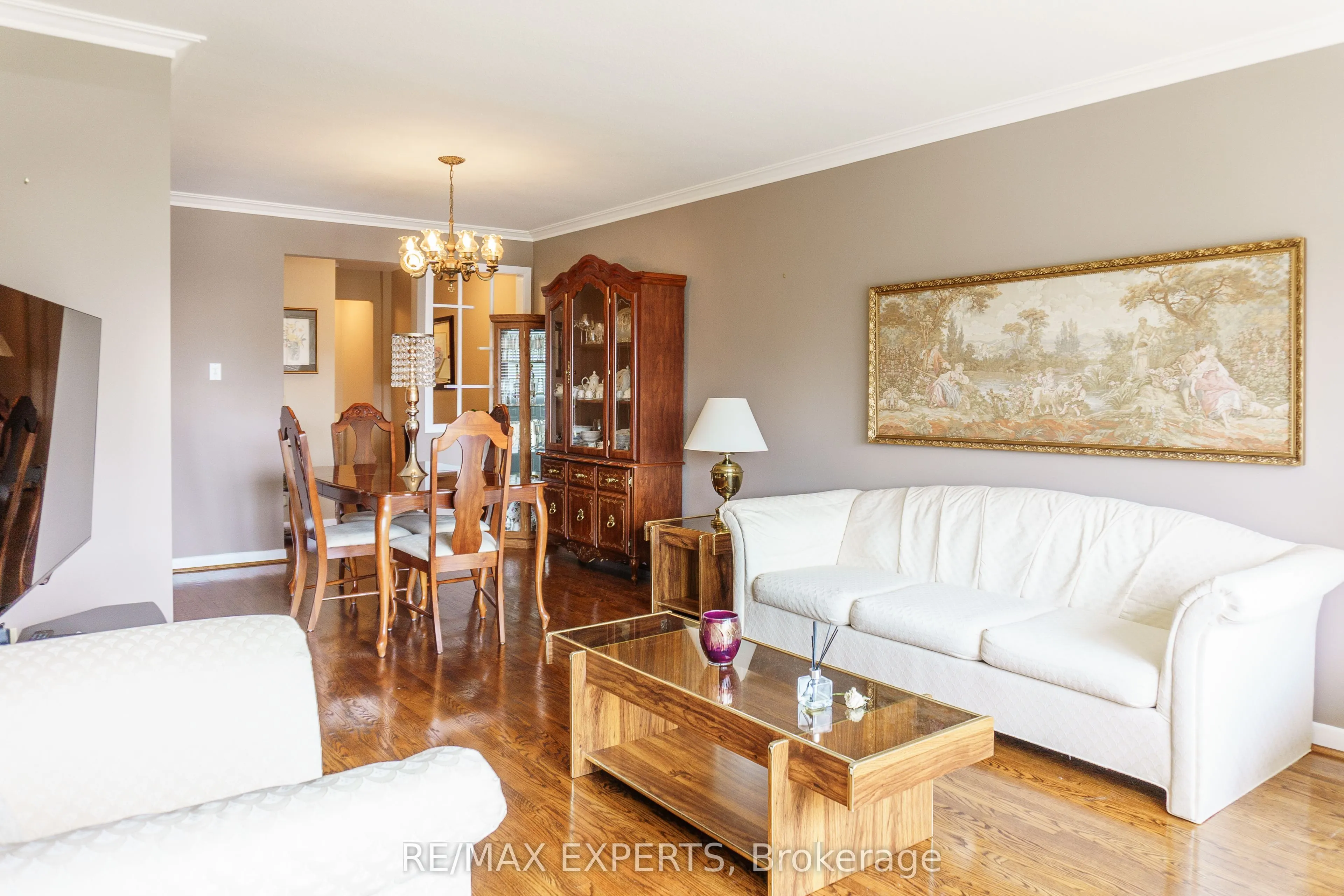 8 Charrington Crescent