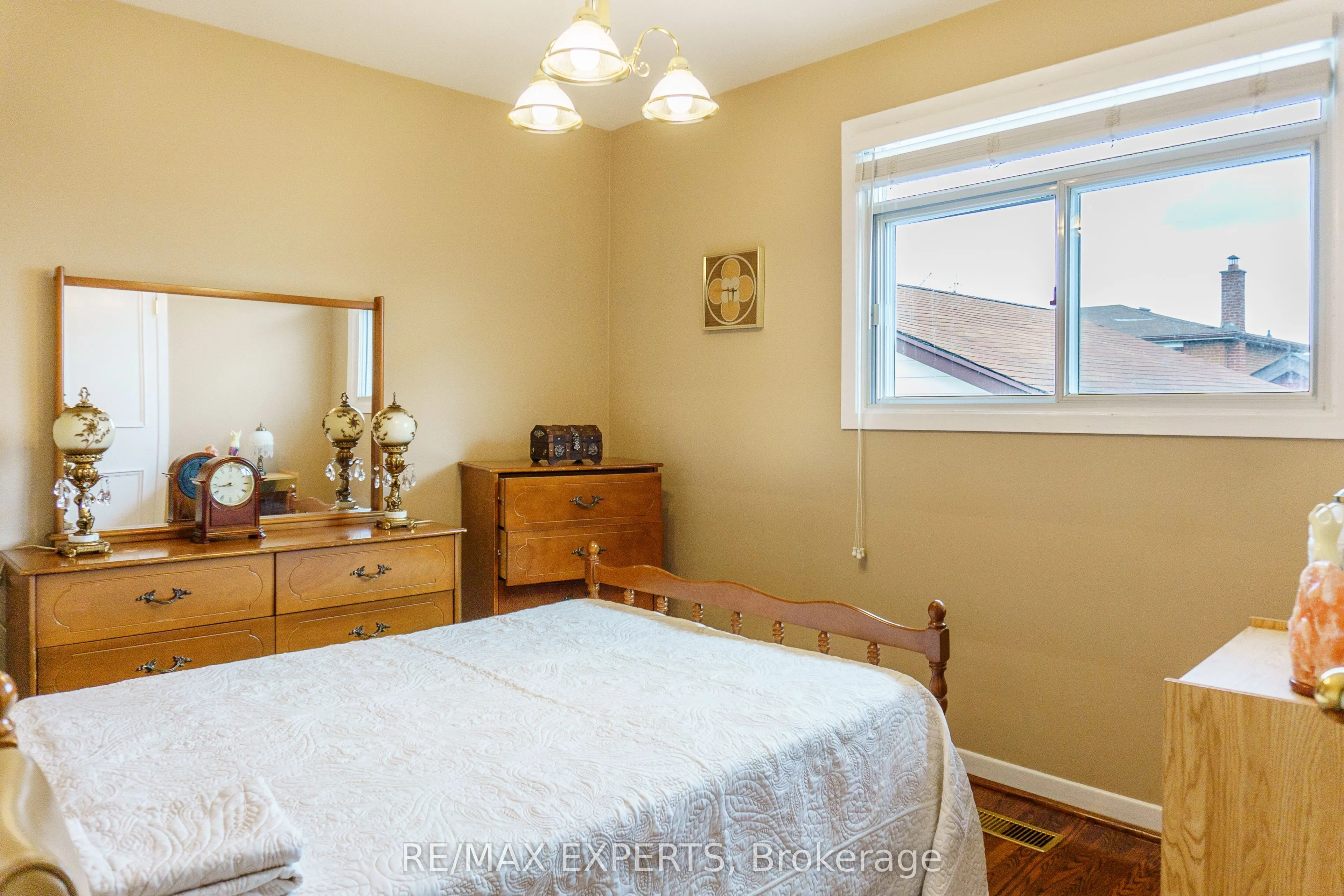 8 Charrington Crescent