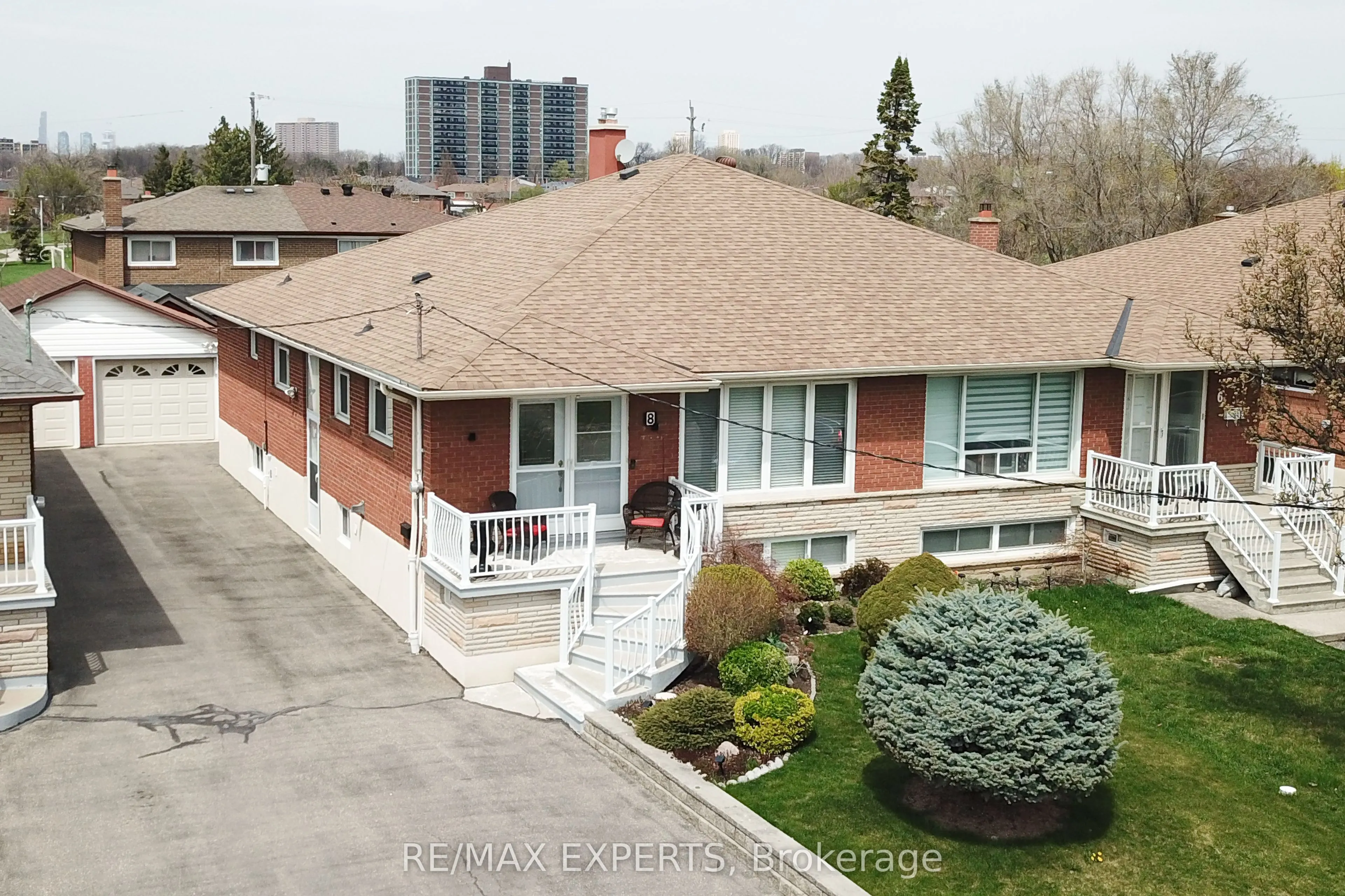 8 Charrington Crescent