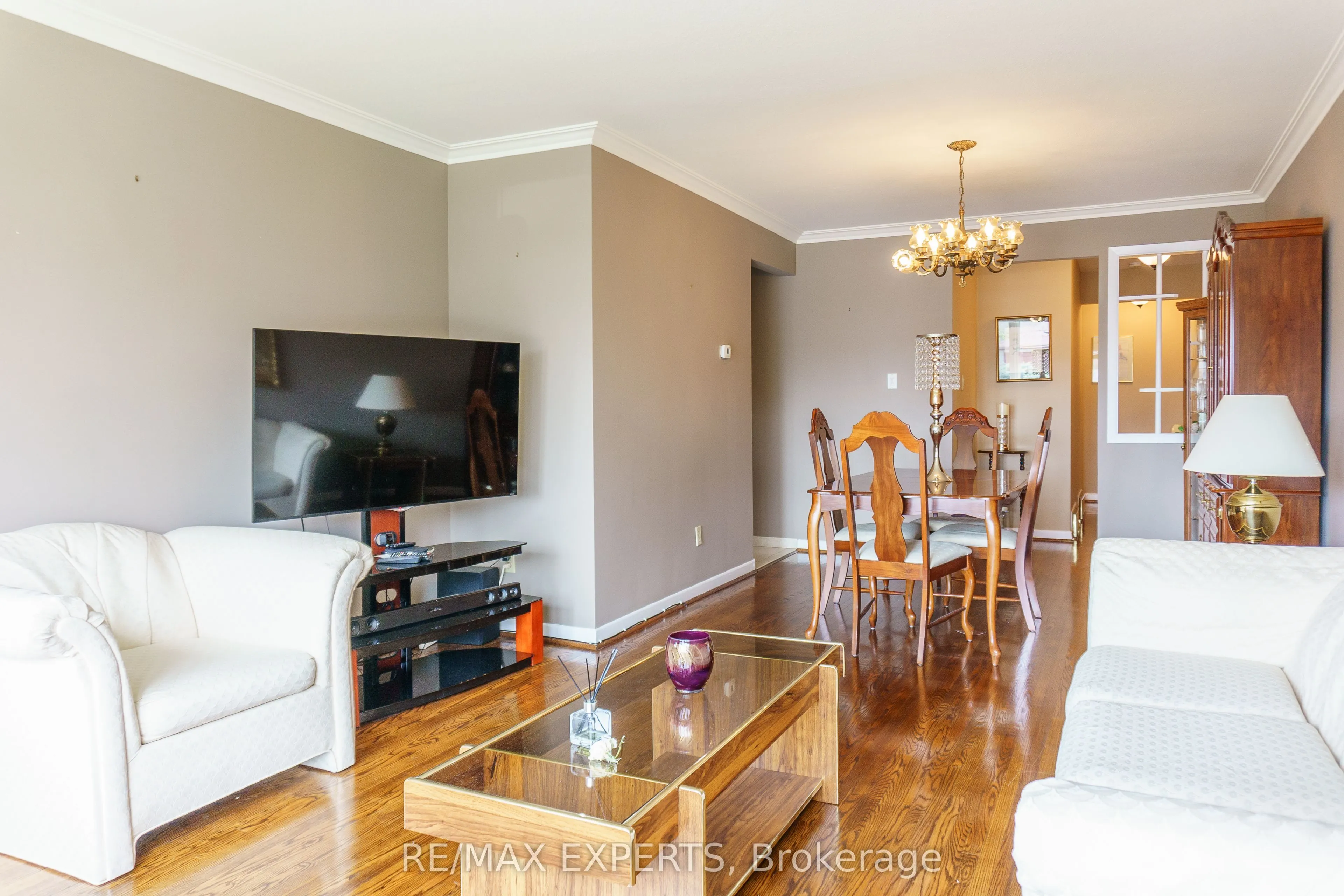 8 Charrington Crescent
