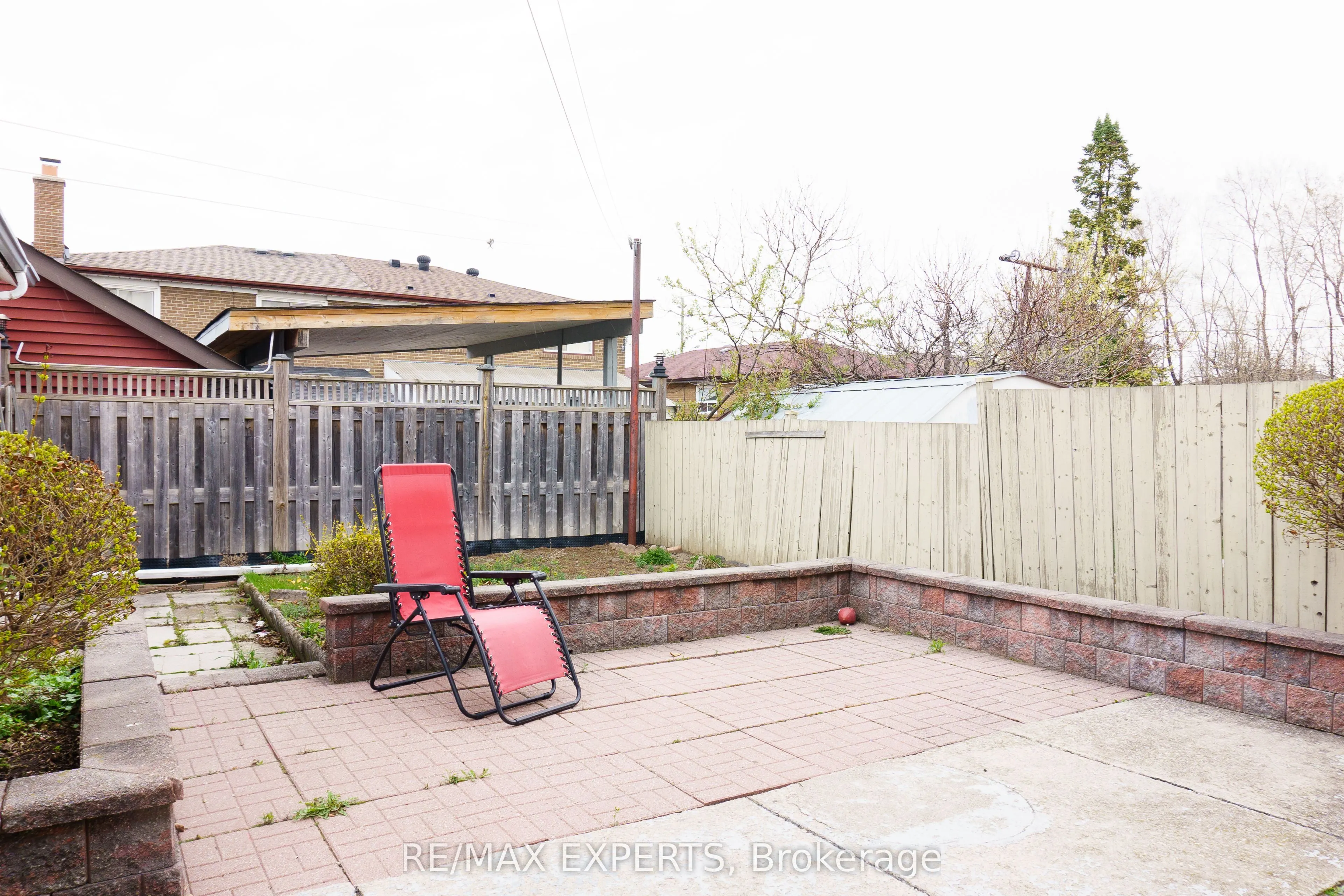 8 Charrington Crescent