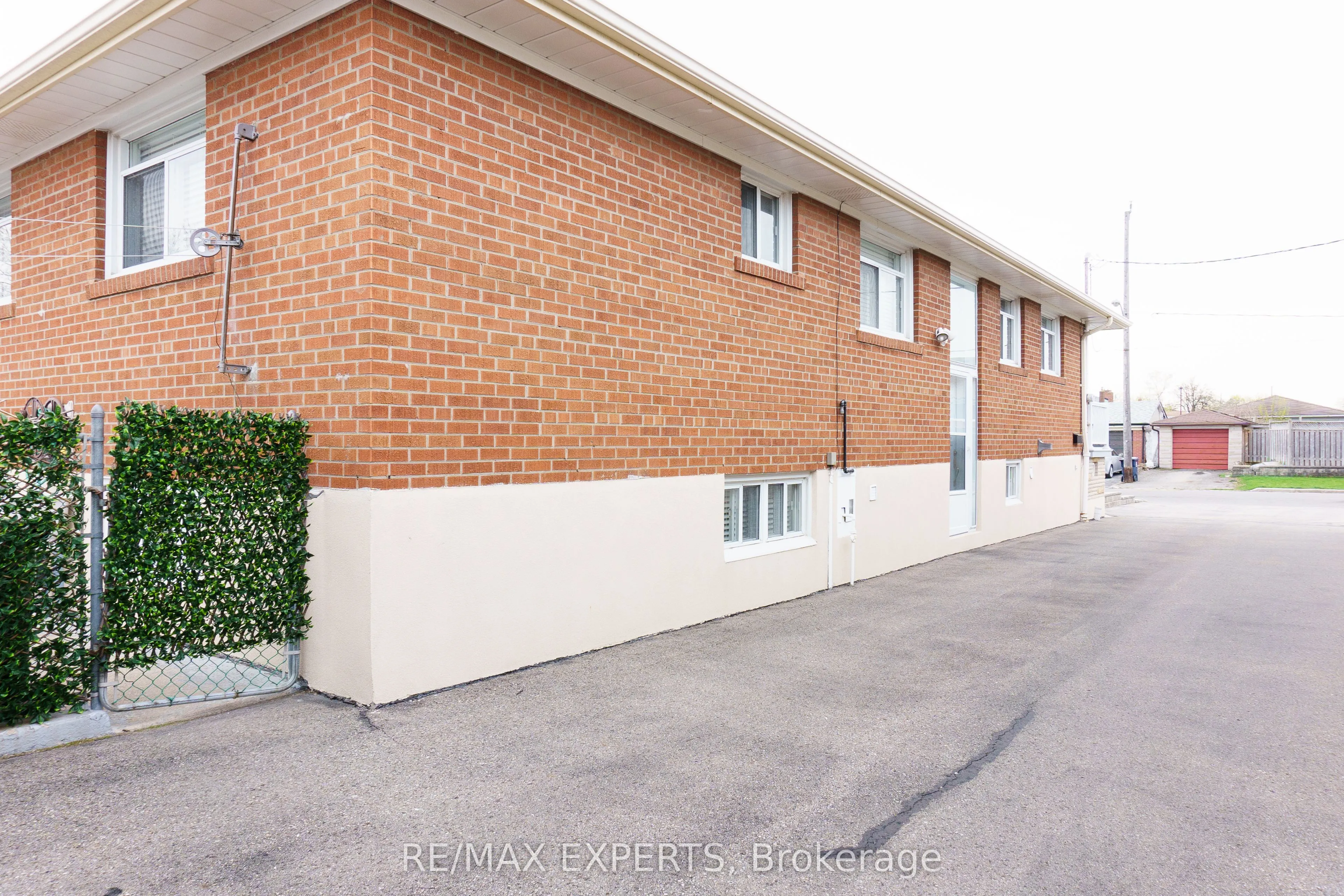 8 Charrington Crescent