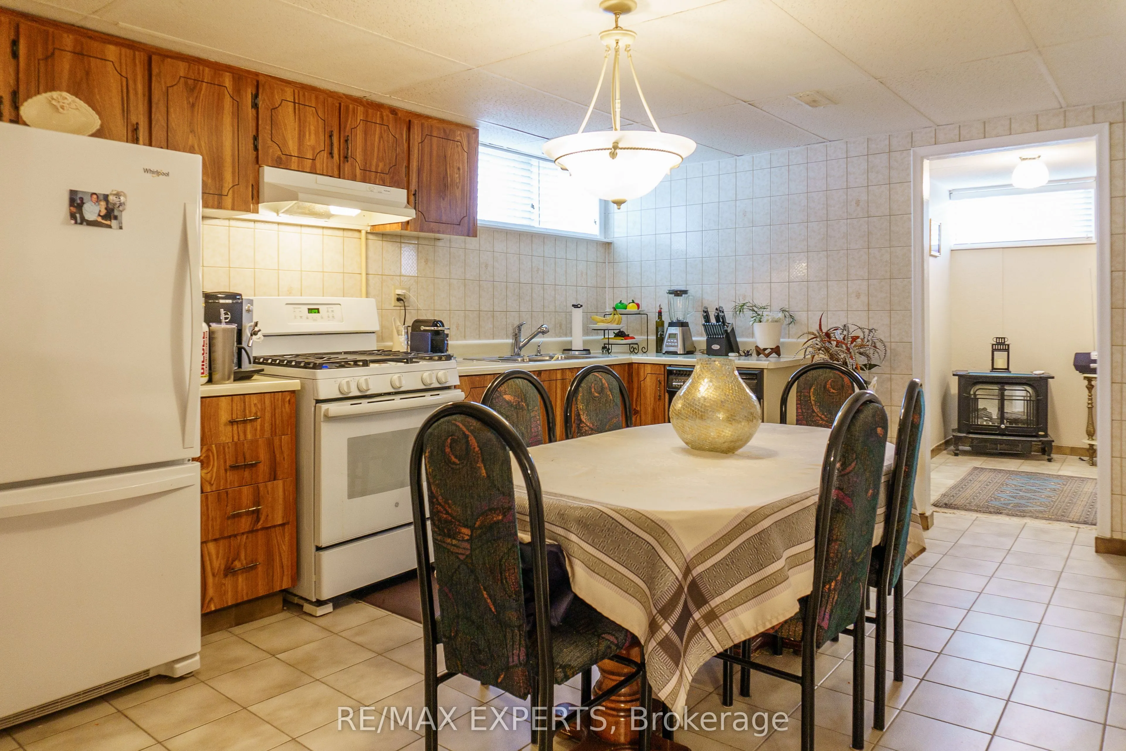 8 Charrington Crescent