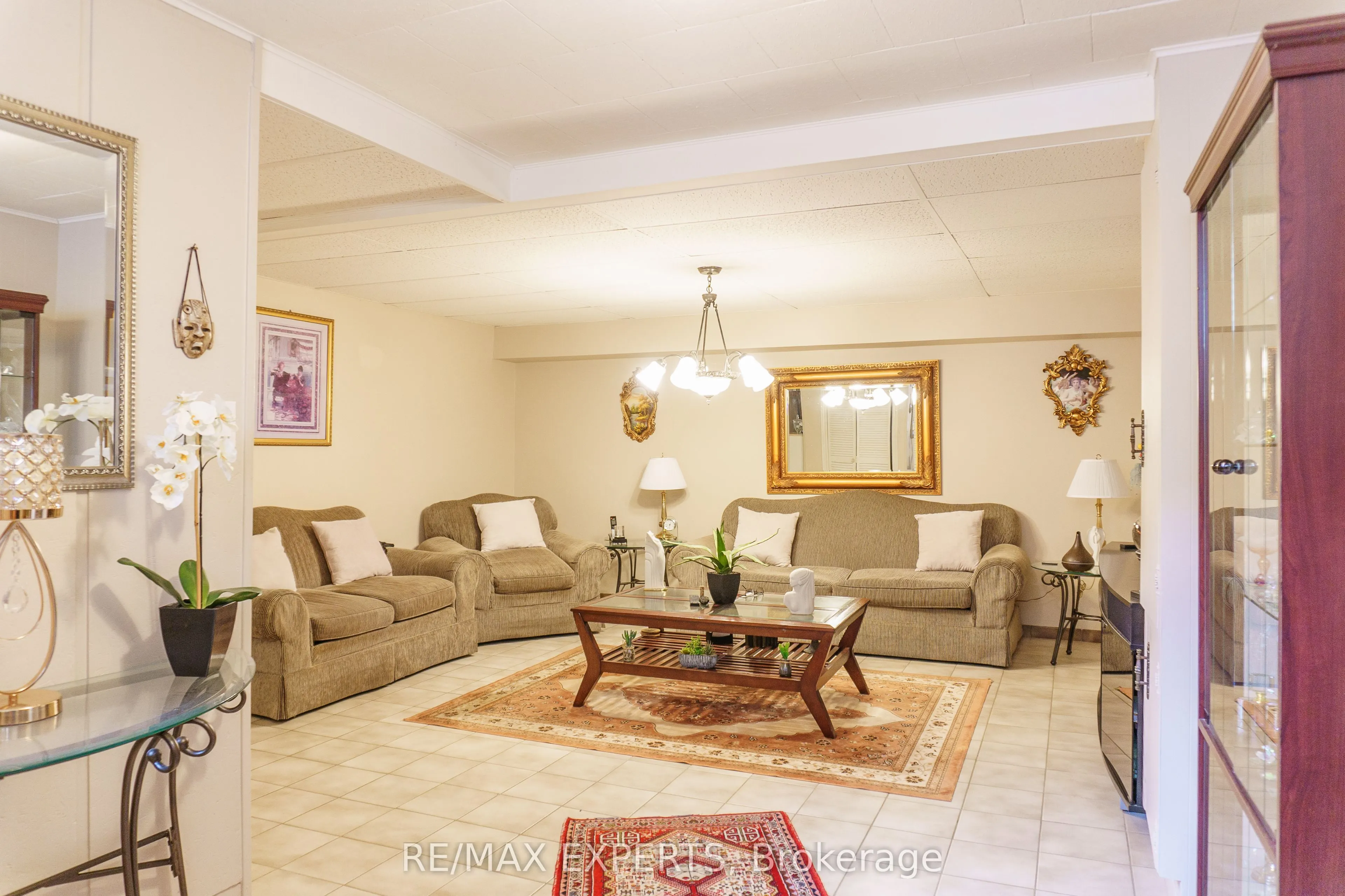 8 Charrington Crescent