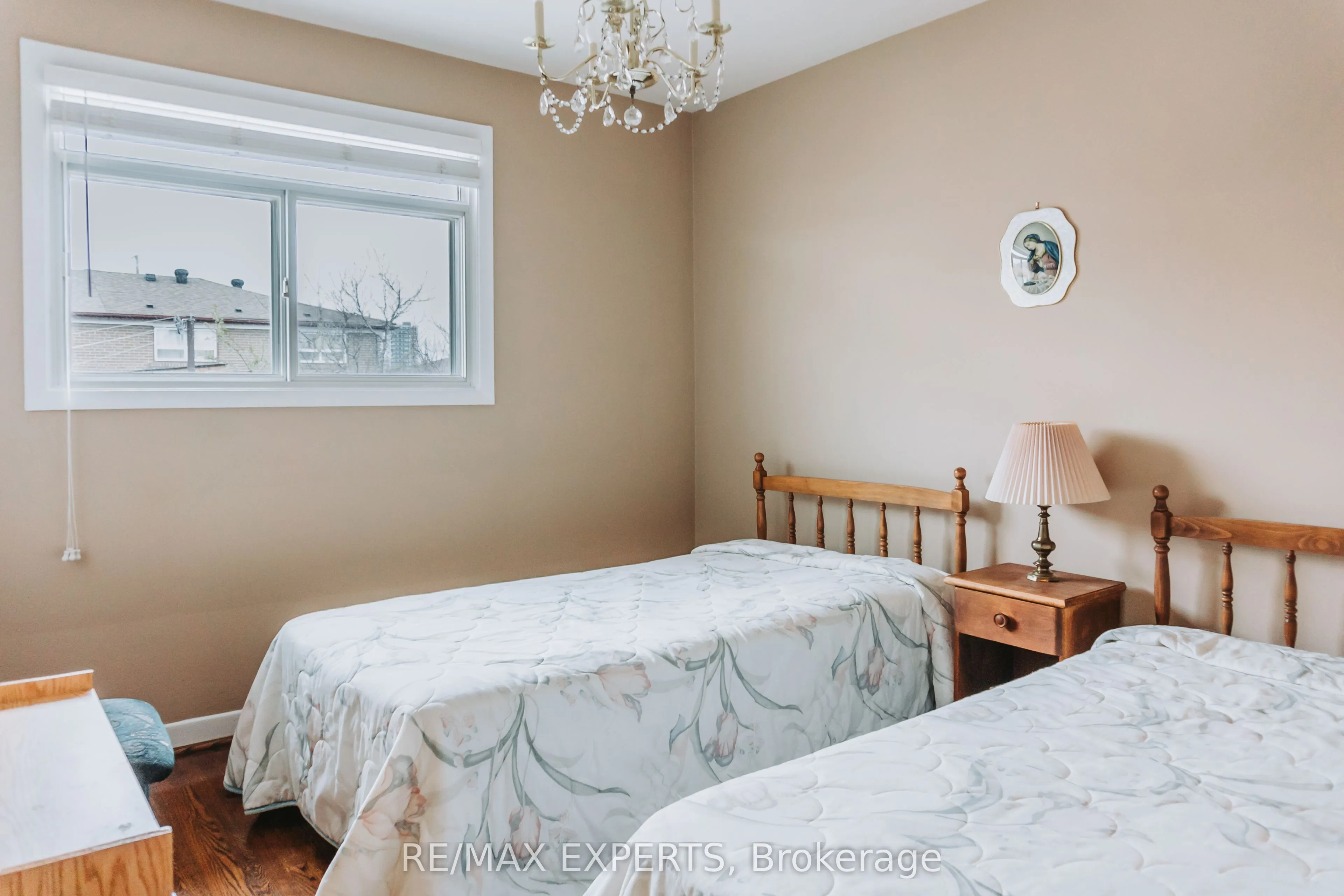 8 Charrington Crescent