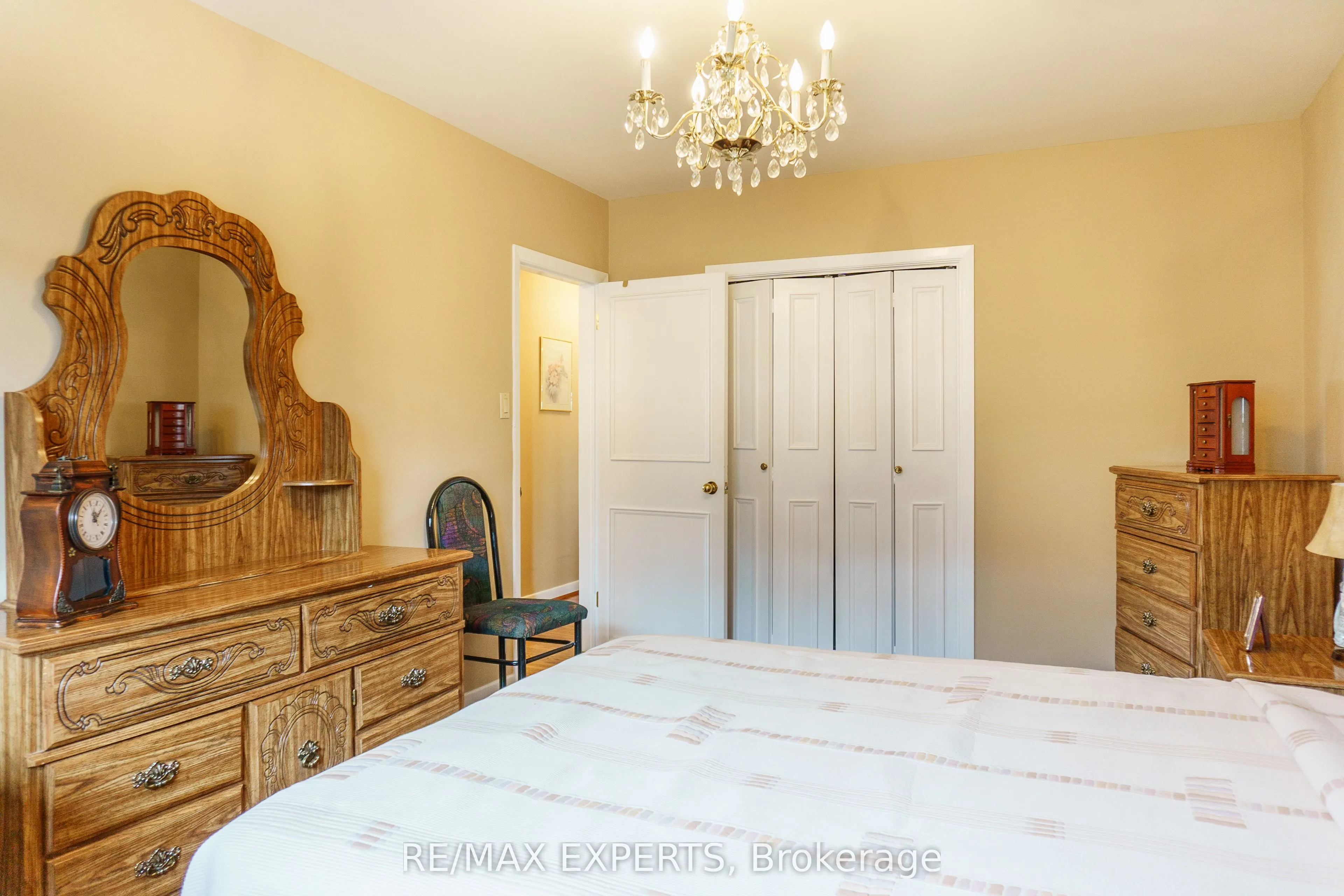 8 Charrington Crescent