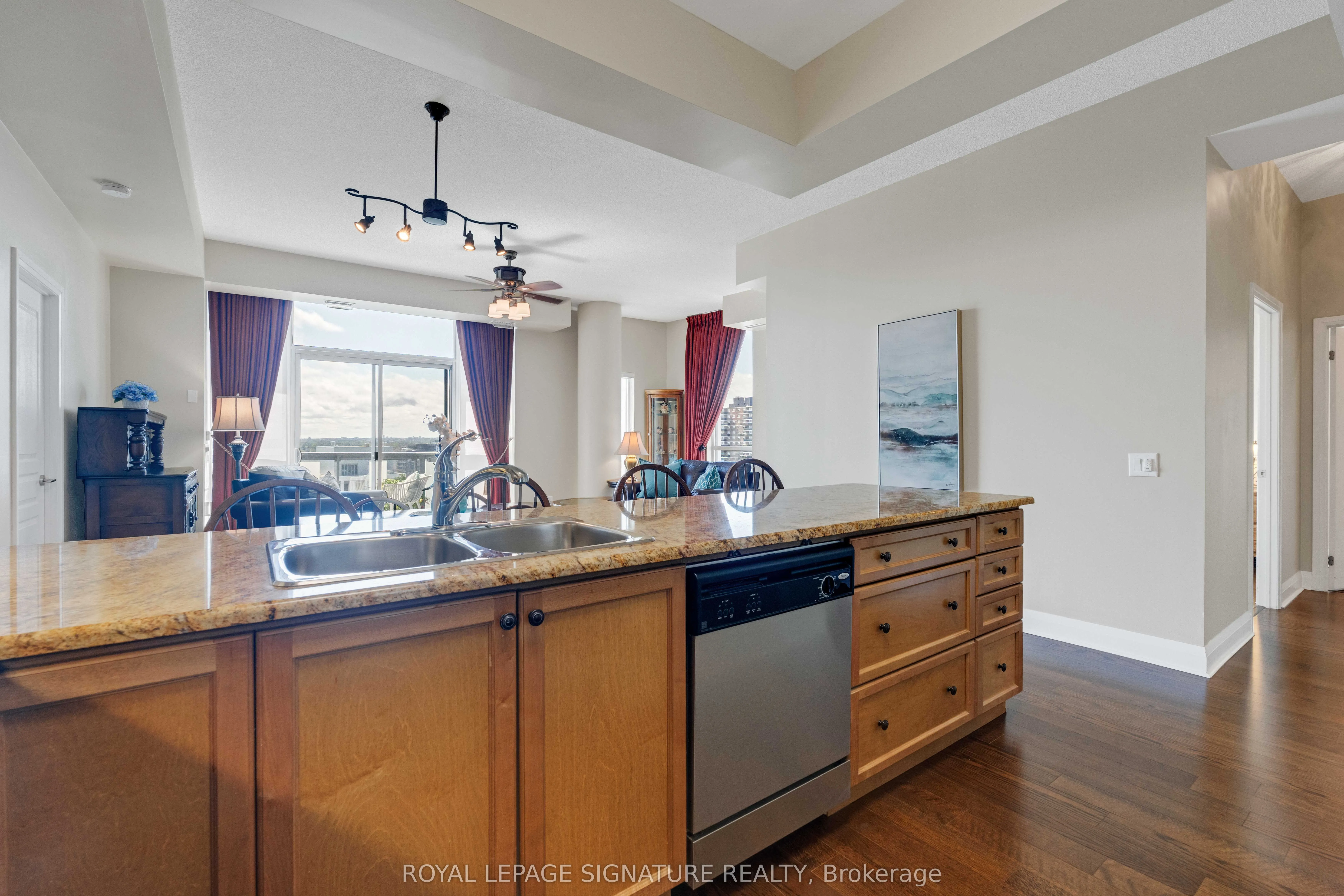 1 Hurontario Street, #1901