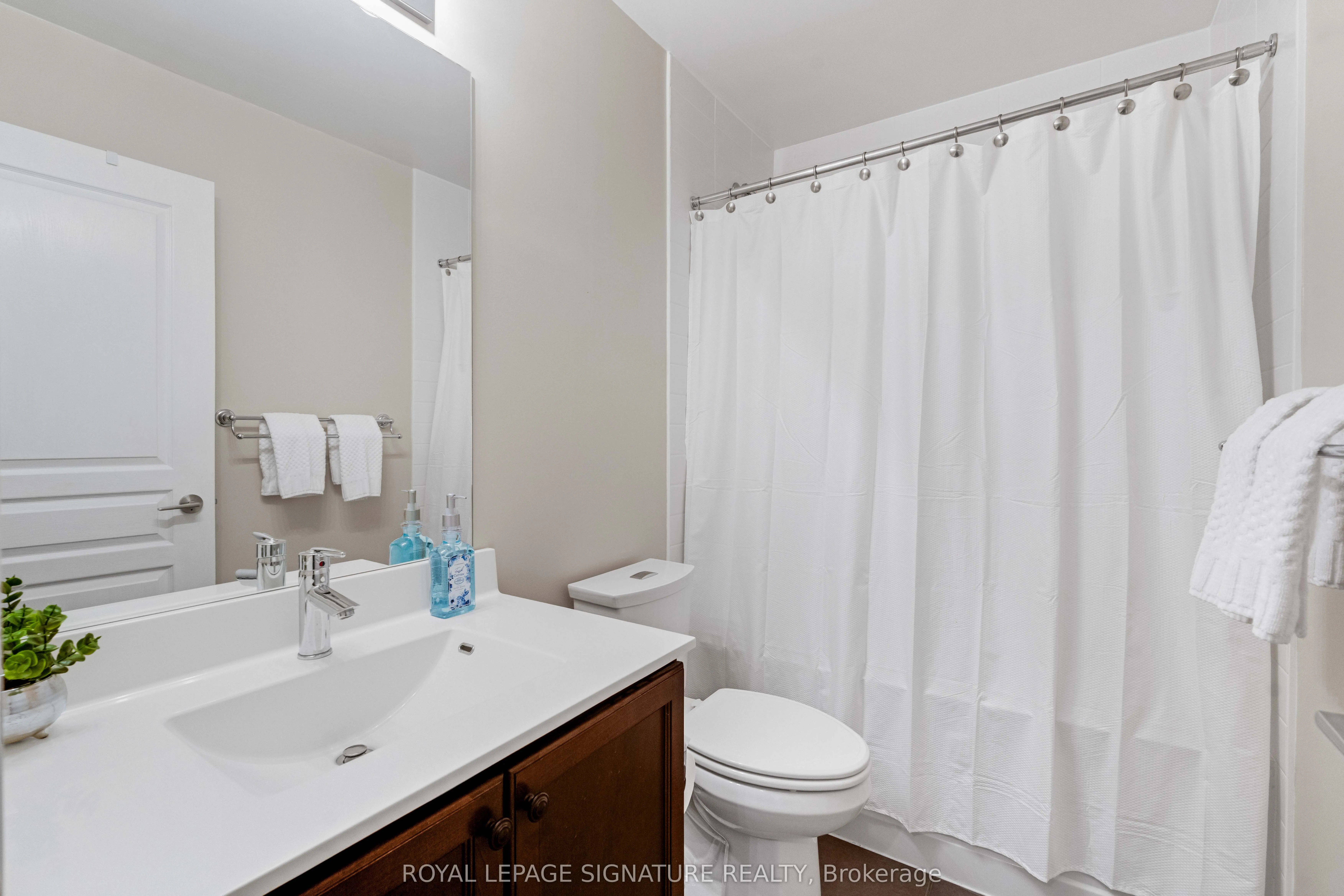 1 Hurontario Street, #1901