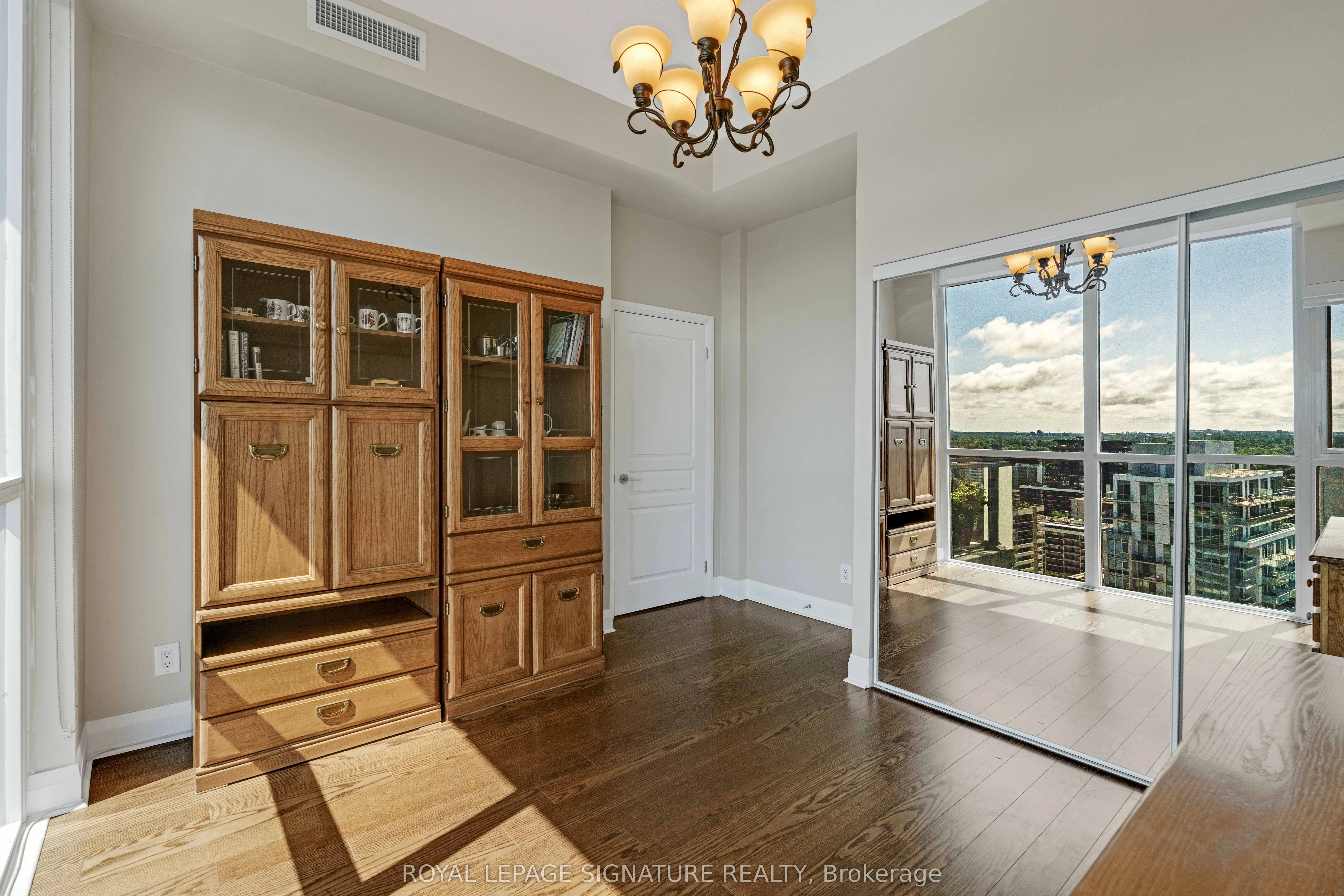 1 Hurontario Street, #1901