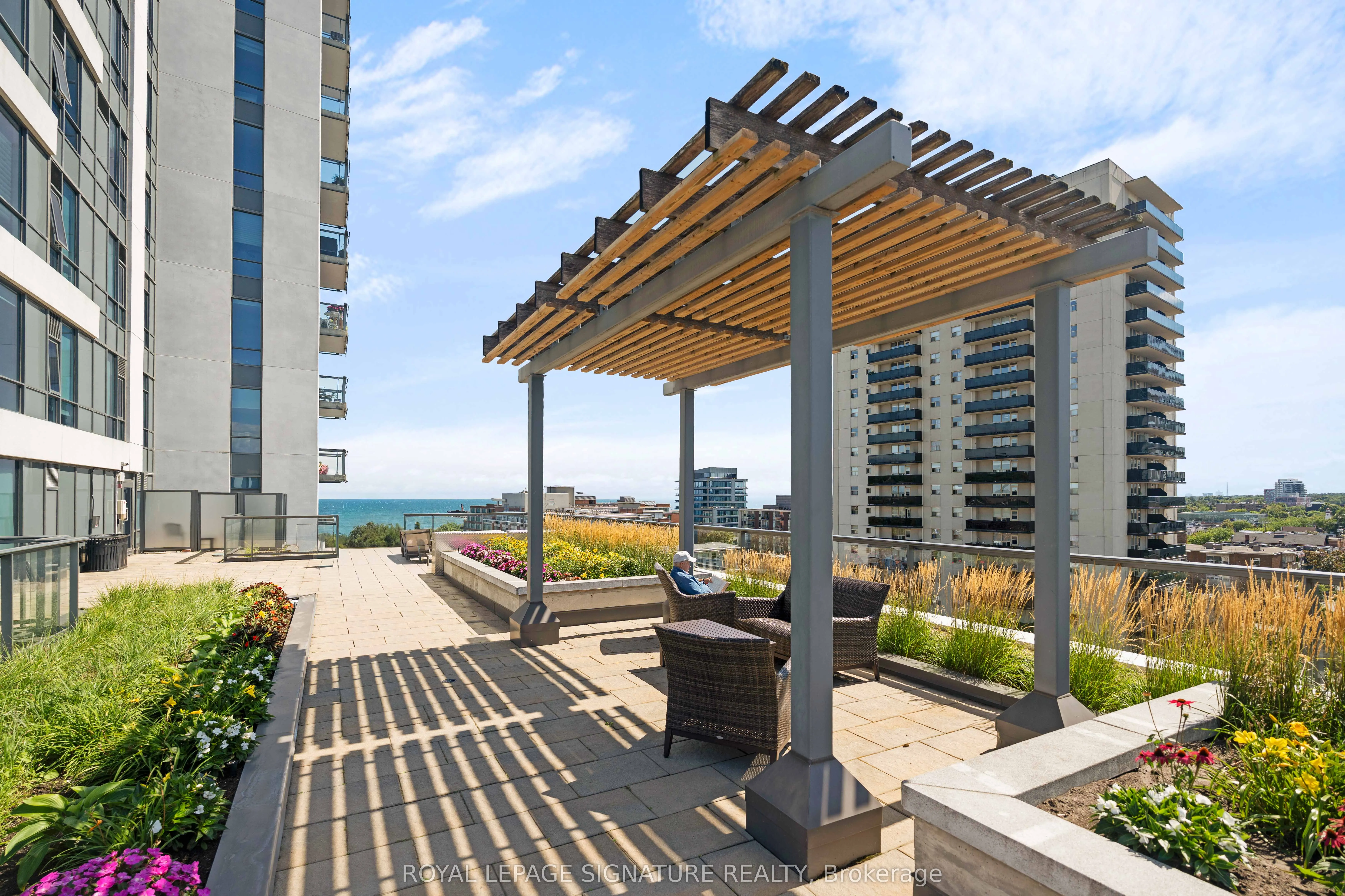 1 Hurontario Street, #1901