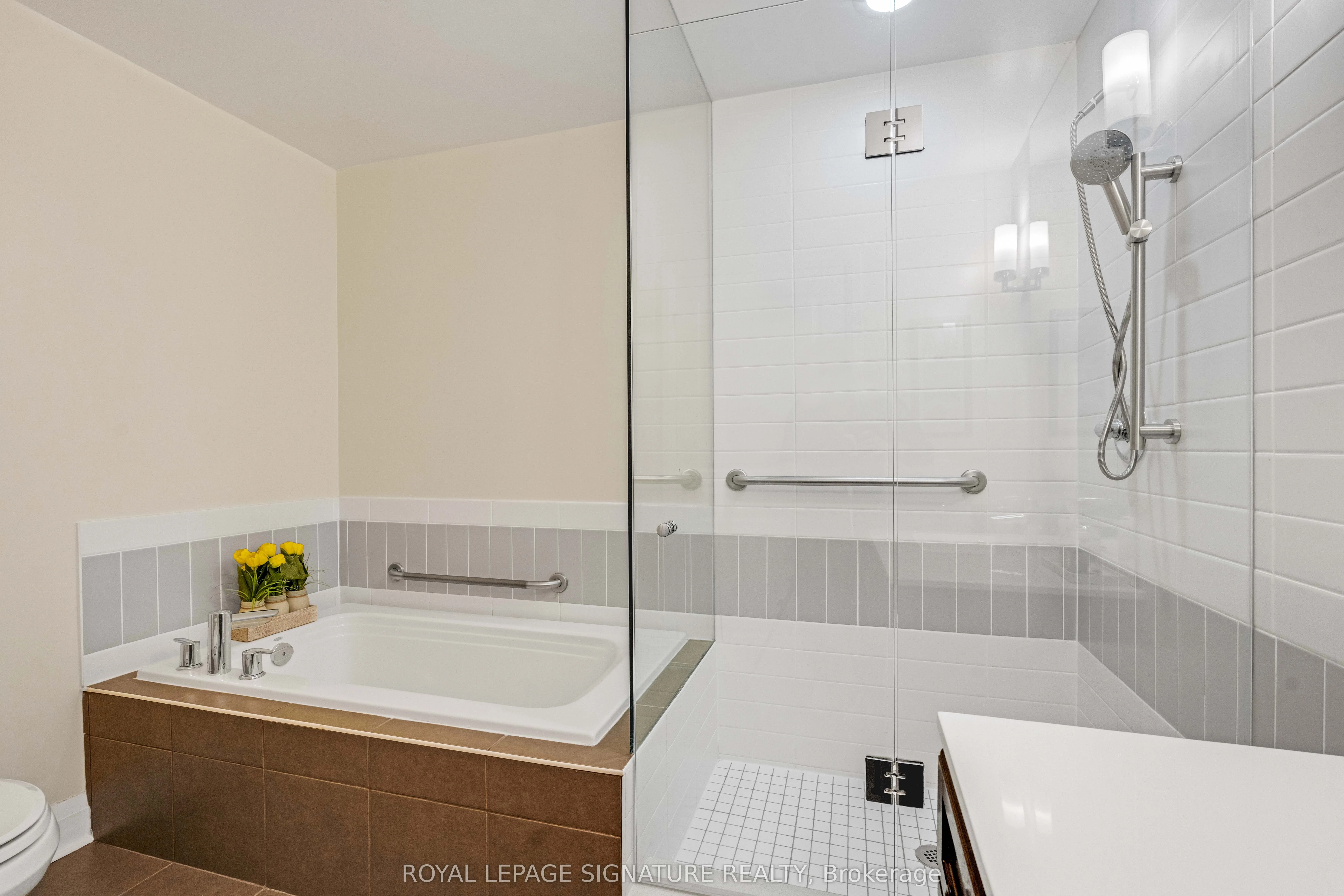 1 Hurontario Street, #1901