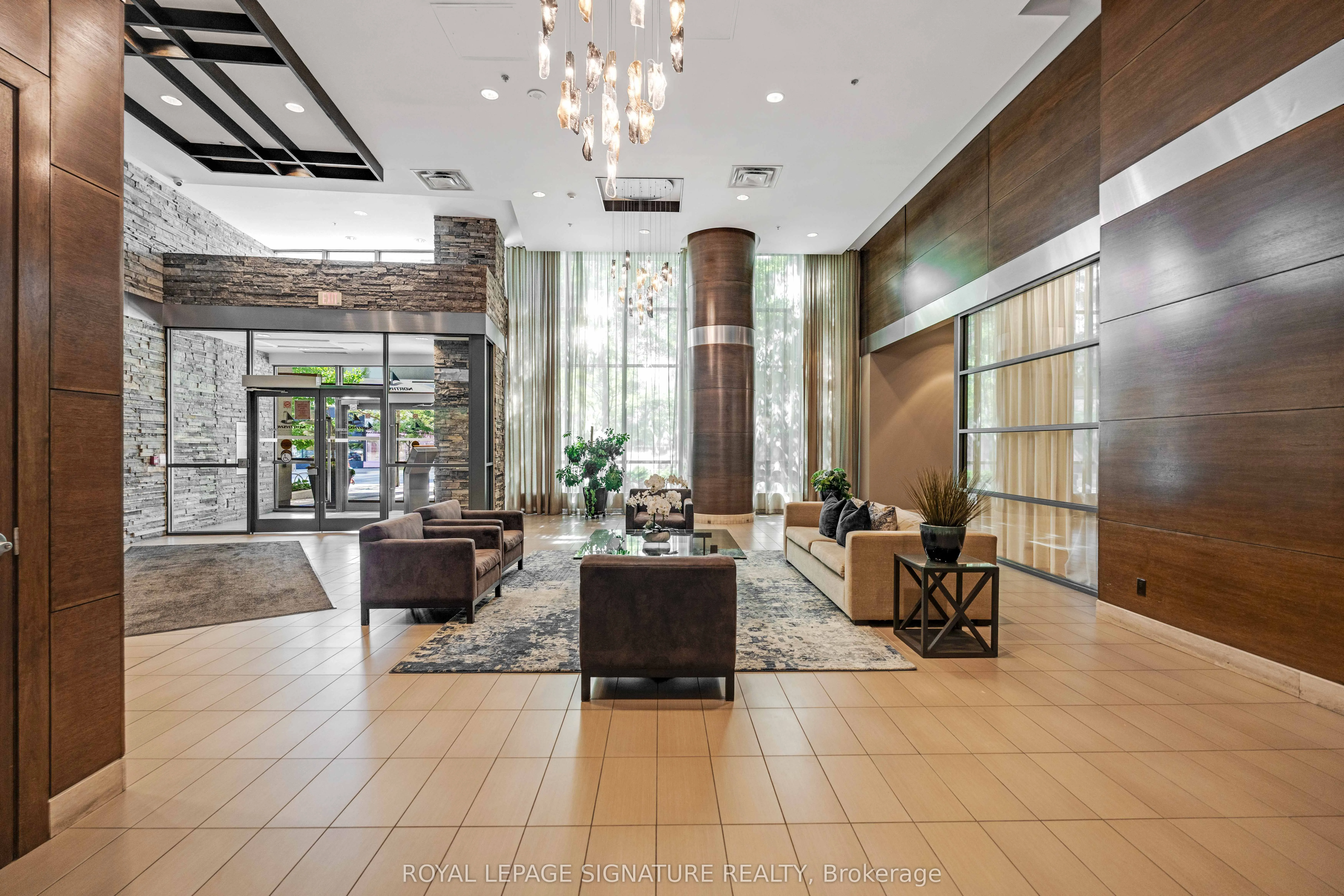 1 Hurontario Street, #1901