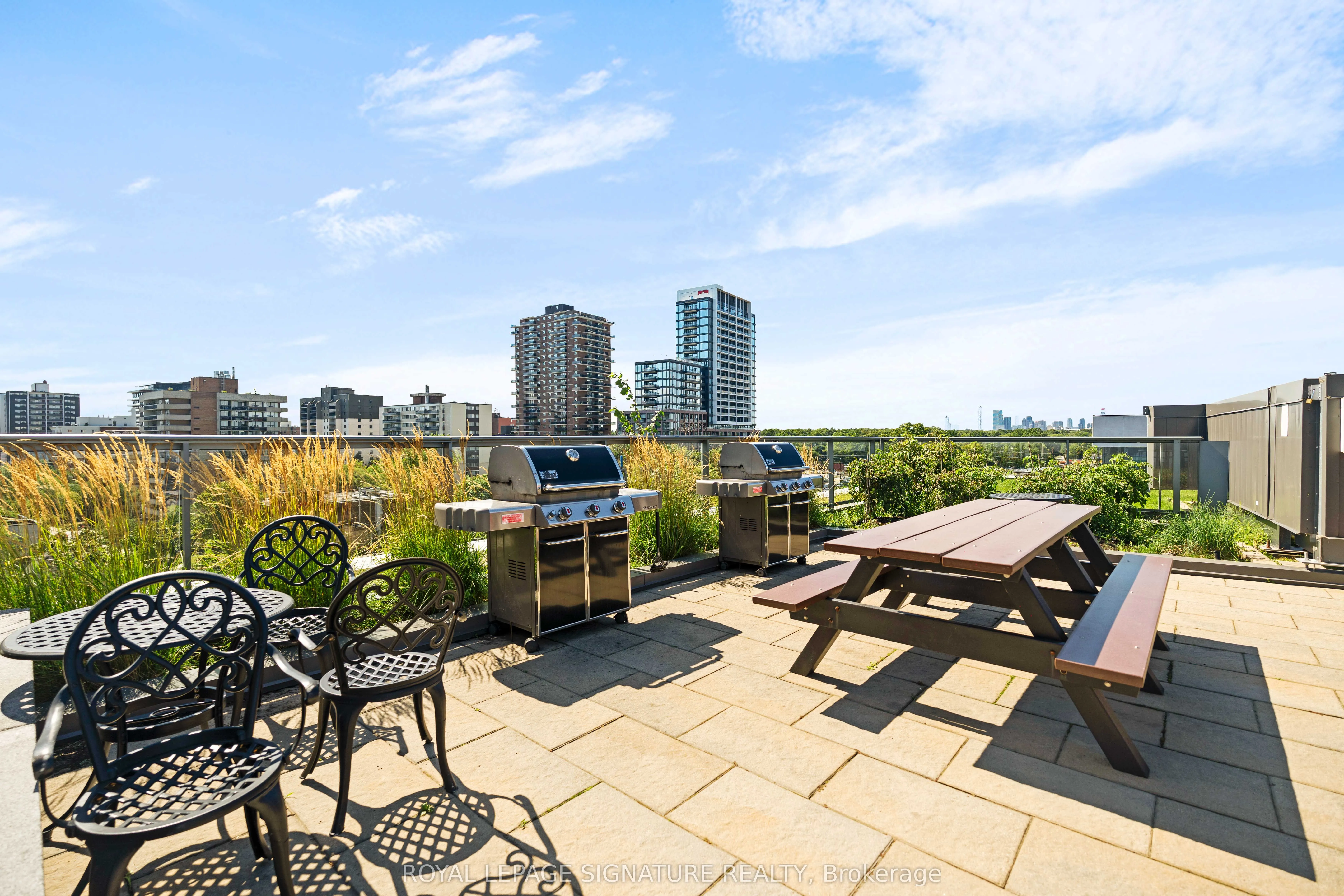 1 Hurontario Street, #1901