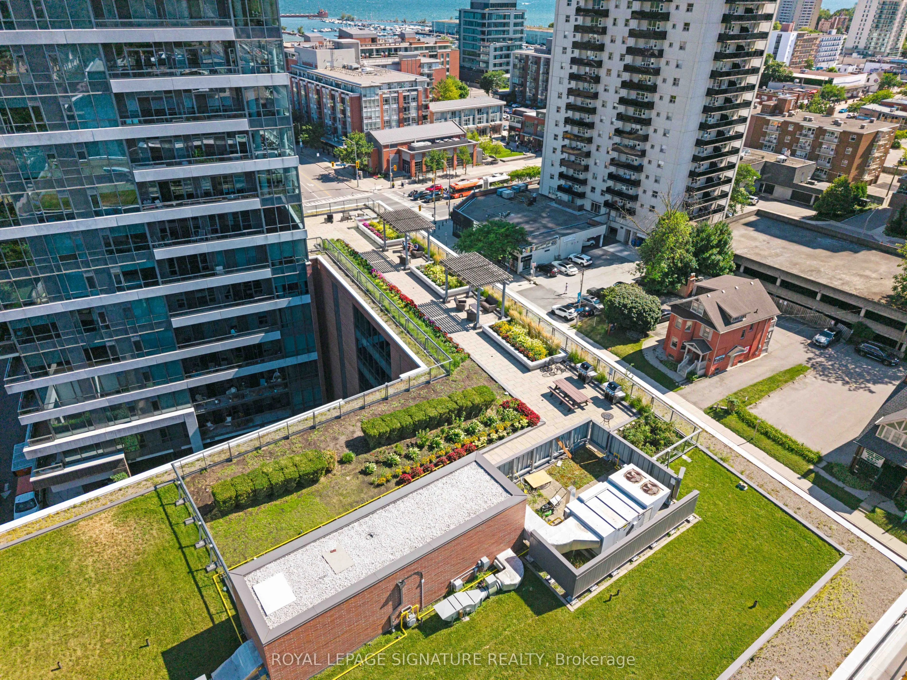1 Hurontario Street, #1901