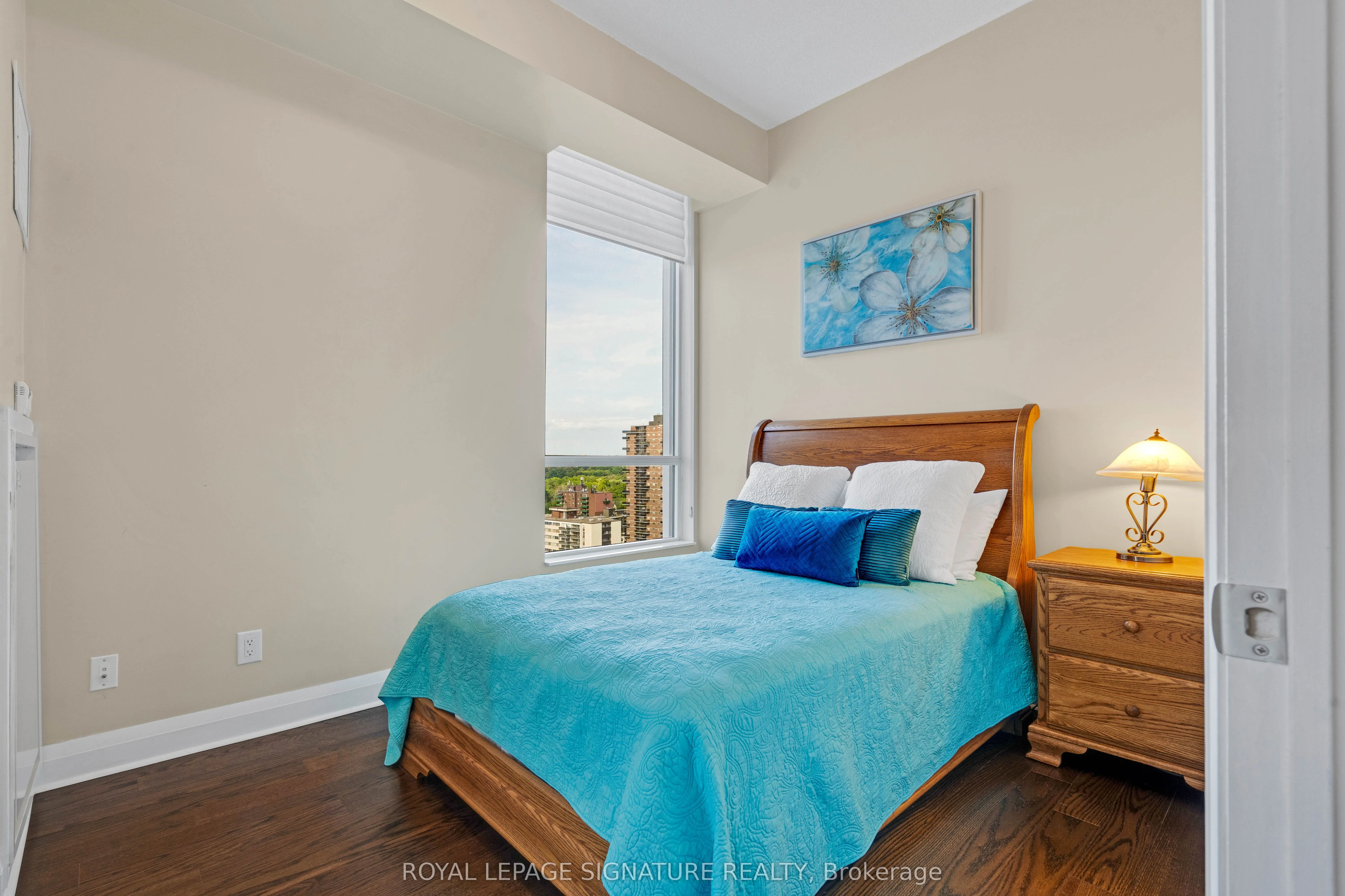 1 Hurontario Street, #1901