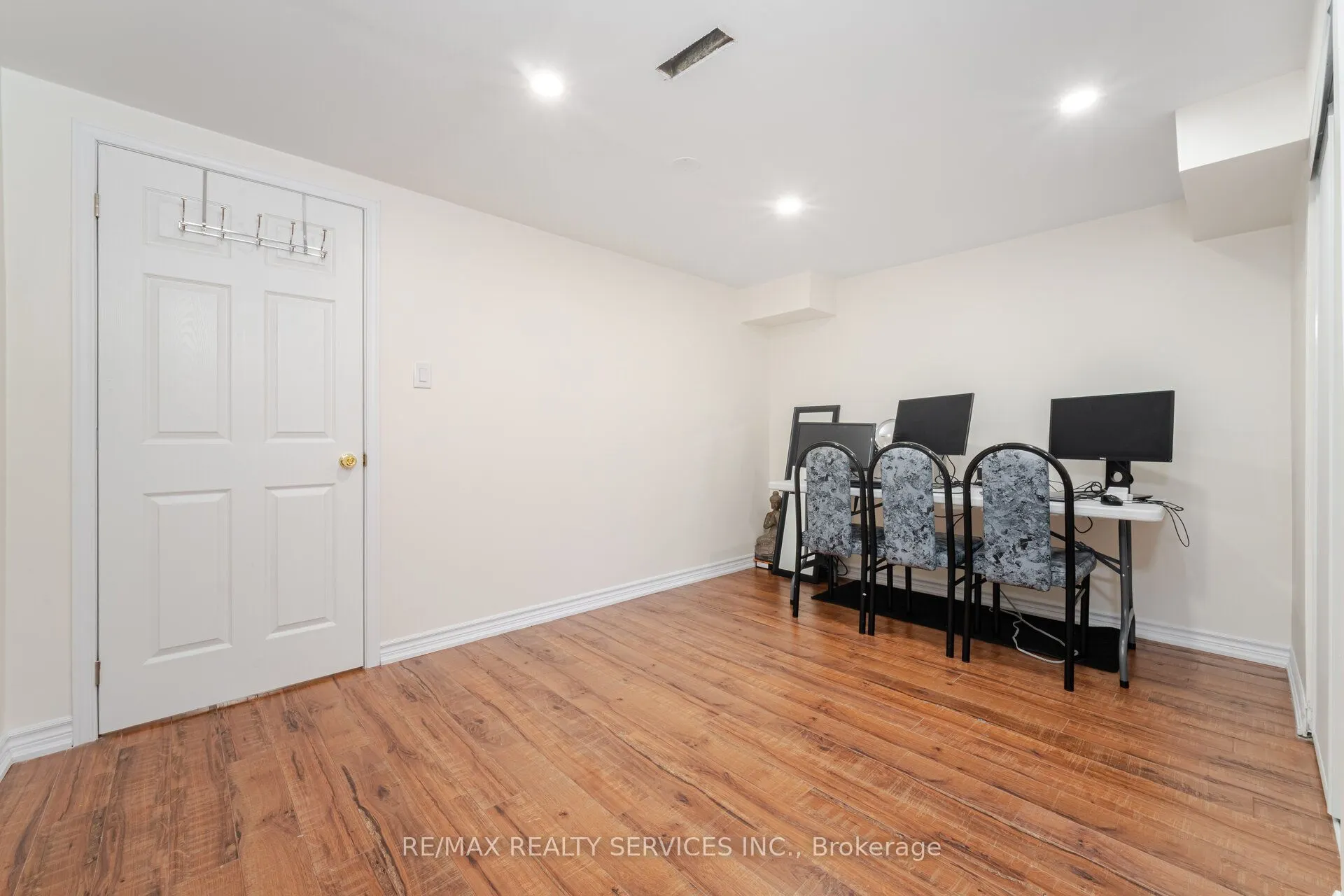139 Rutherford Road N