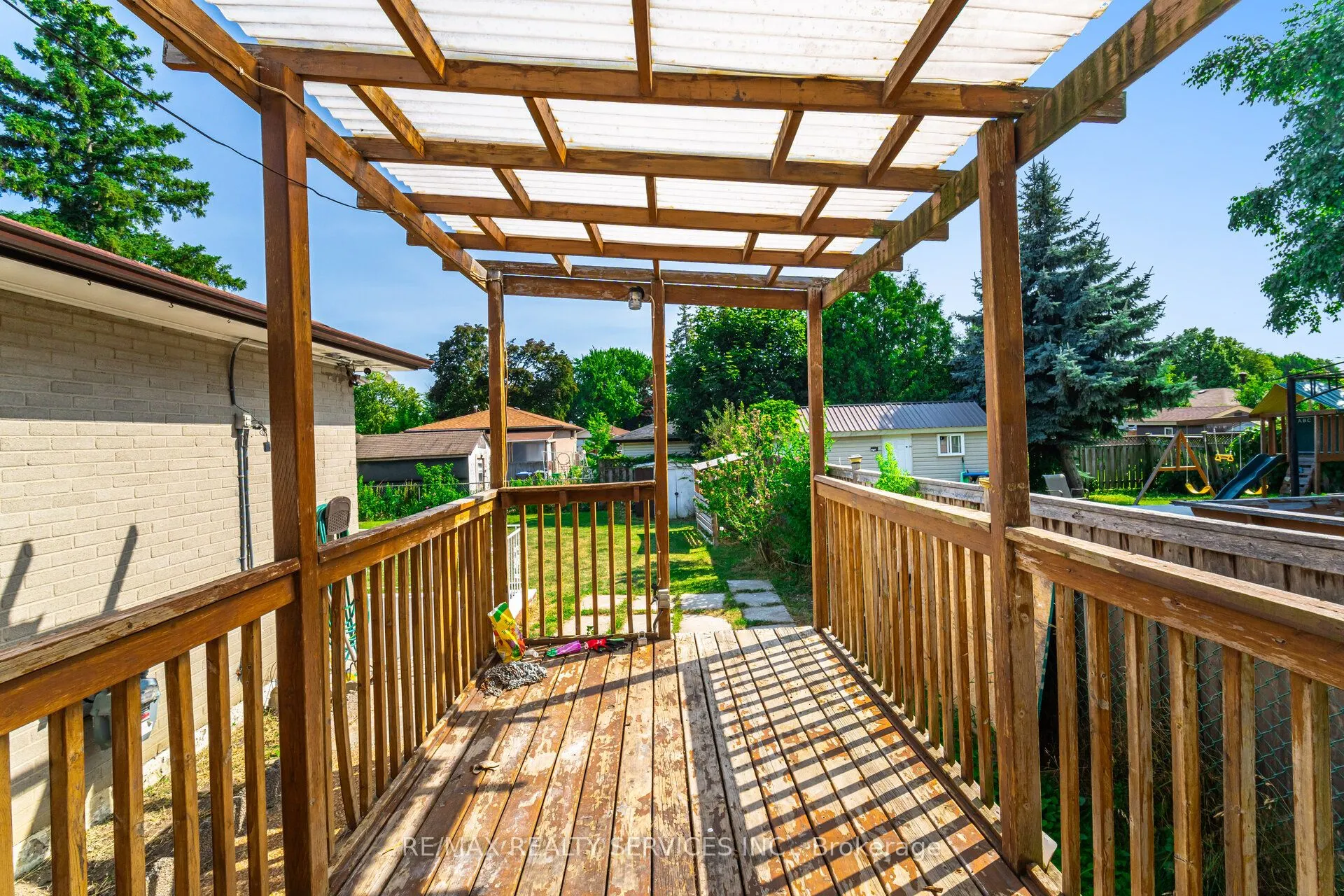 139 Rutherford Road N