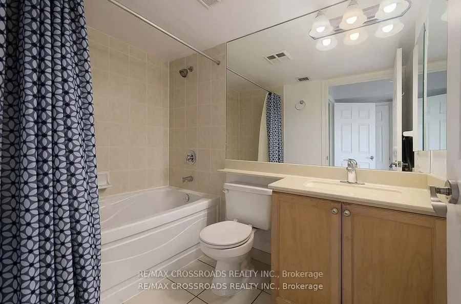5233 Dundas Street W, #528