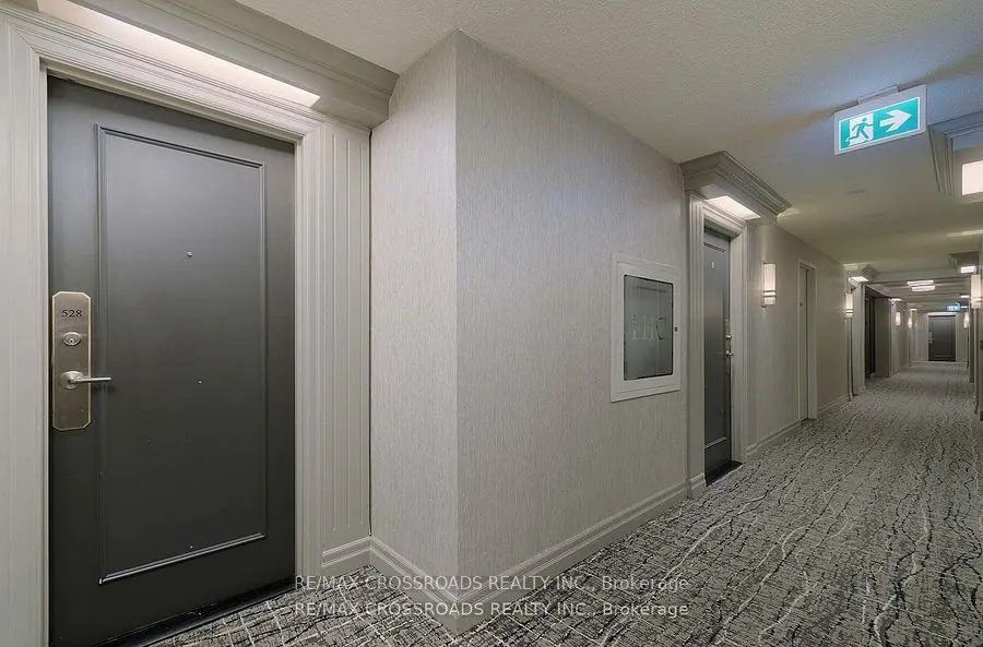 5233 Dundas Street W, #528