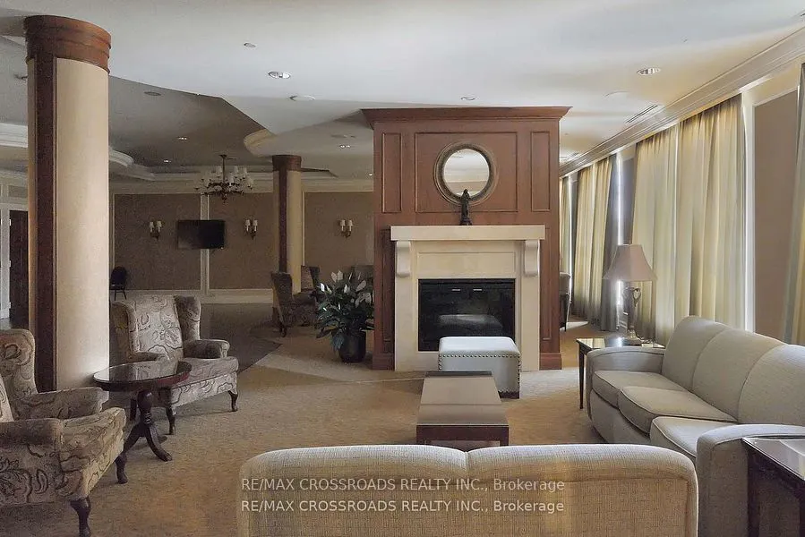 5233 Dundas Street W, #528