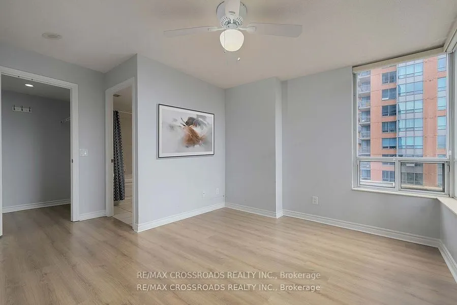 5233 Dundas Street W, #528