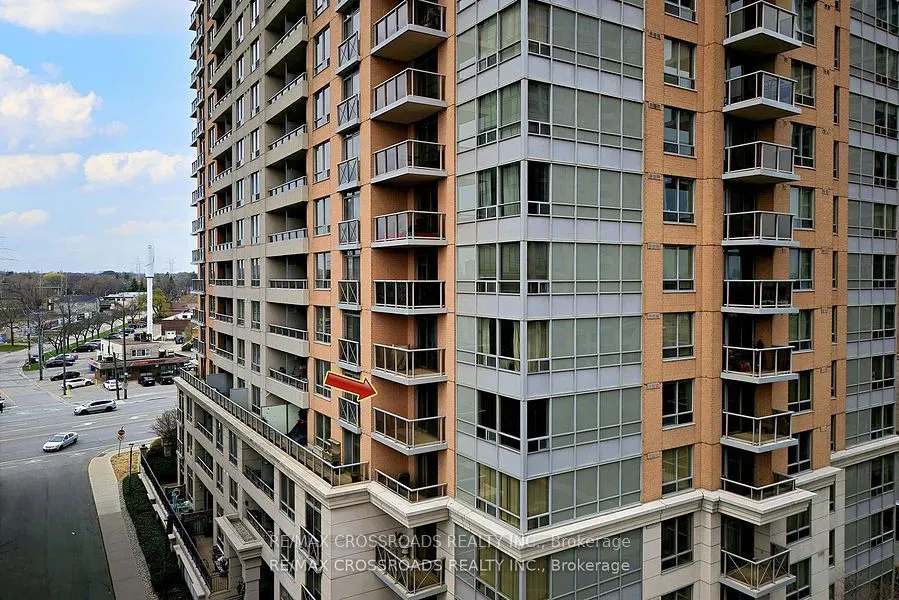 5233 Dundas Street W, #528