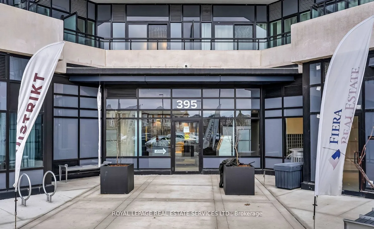 395 Dundas Street W, #317