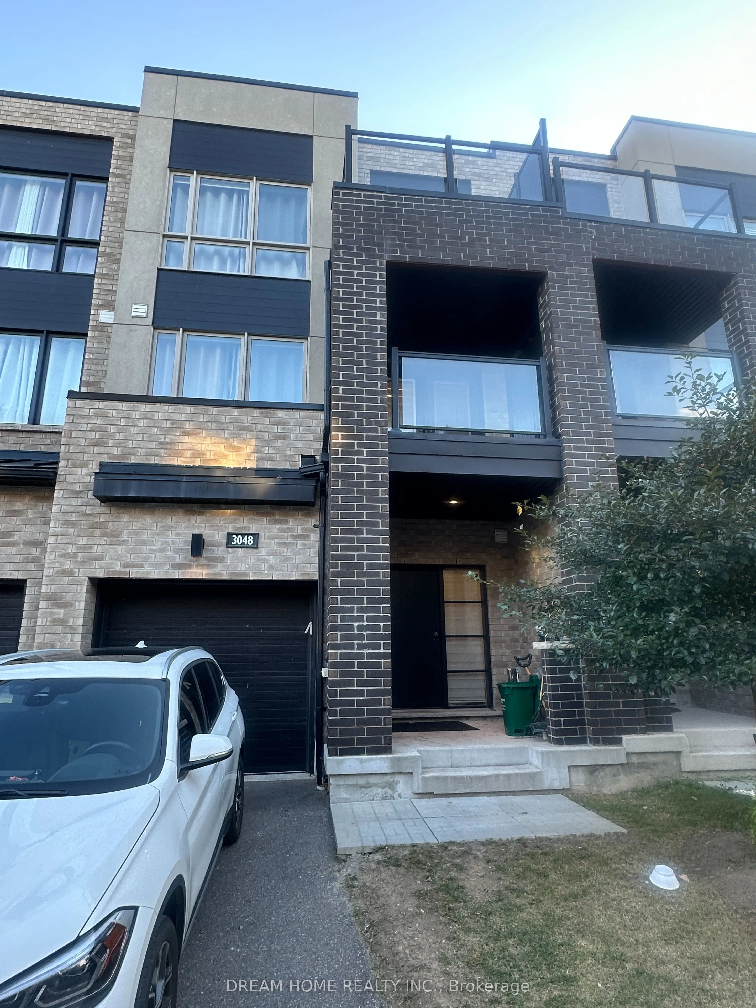 3048 Cascade Common