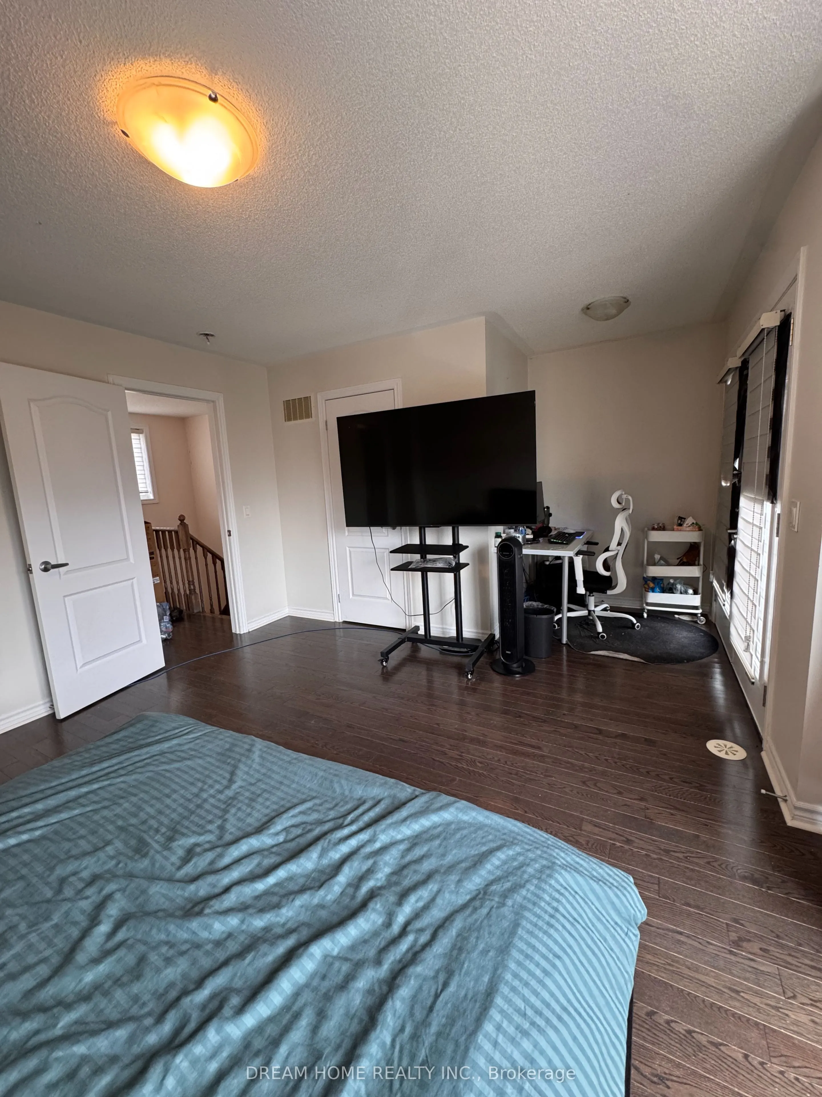 3048 Cascade Common