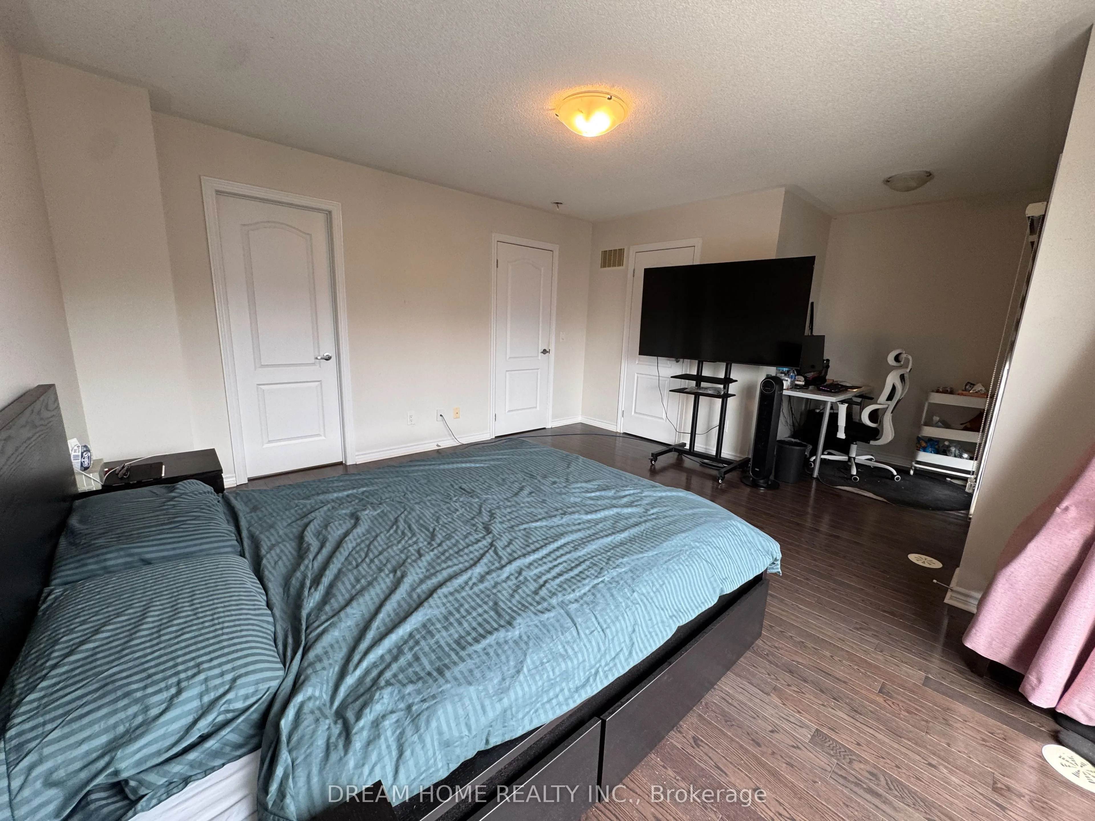 3048 Cascade Common