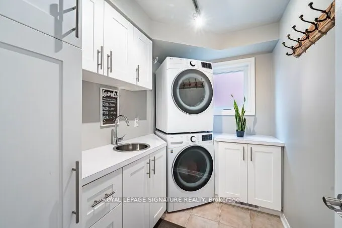 6874 Lisgar Drive