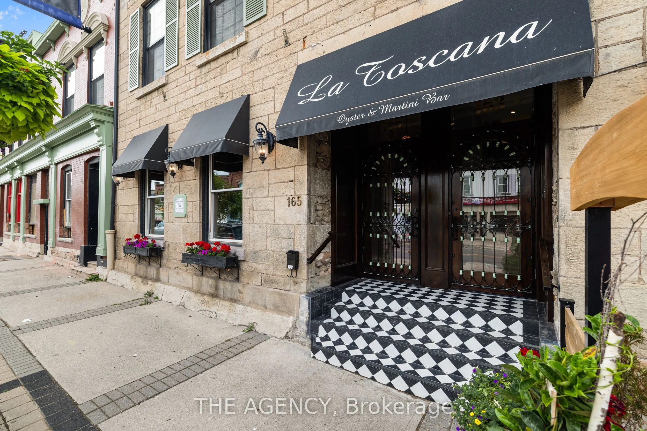 163 Main Street E, #304