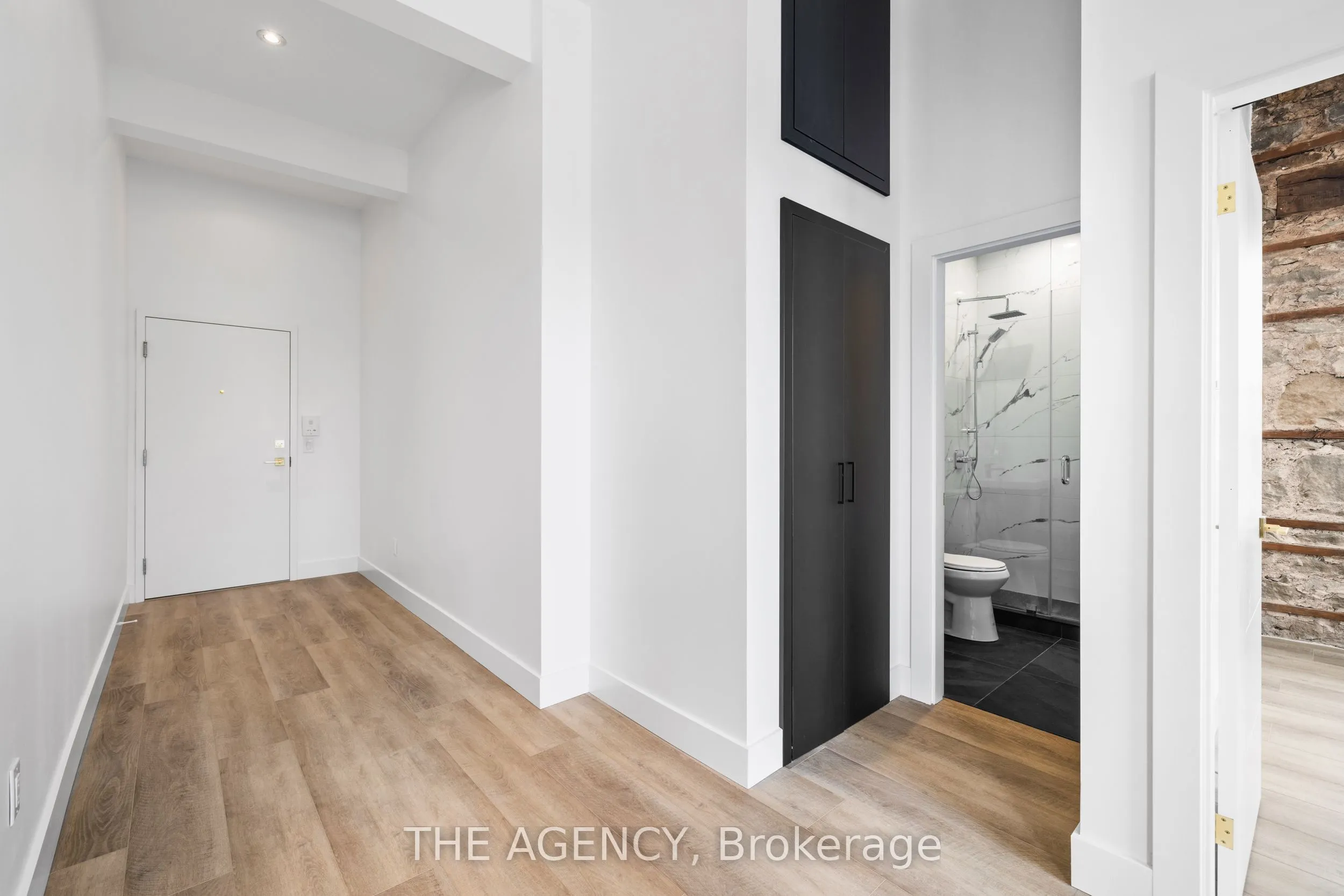 163 Main Street E, #304