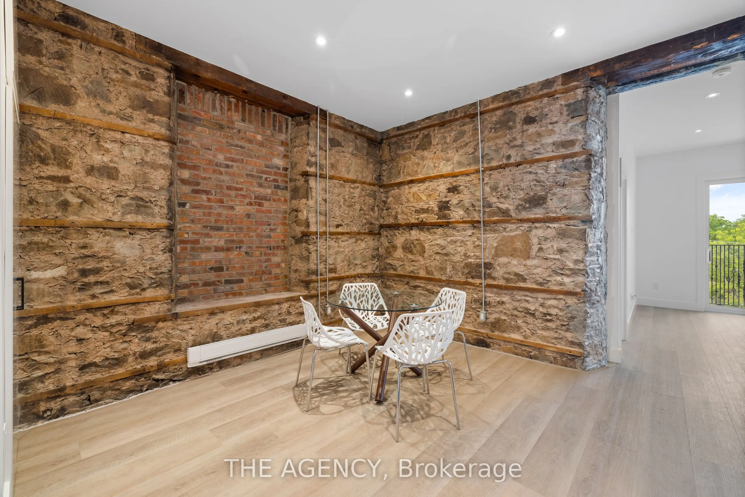 163 Main Street E, #304