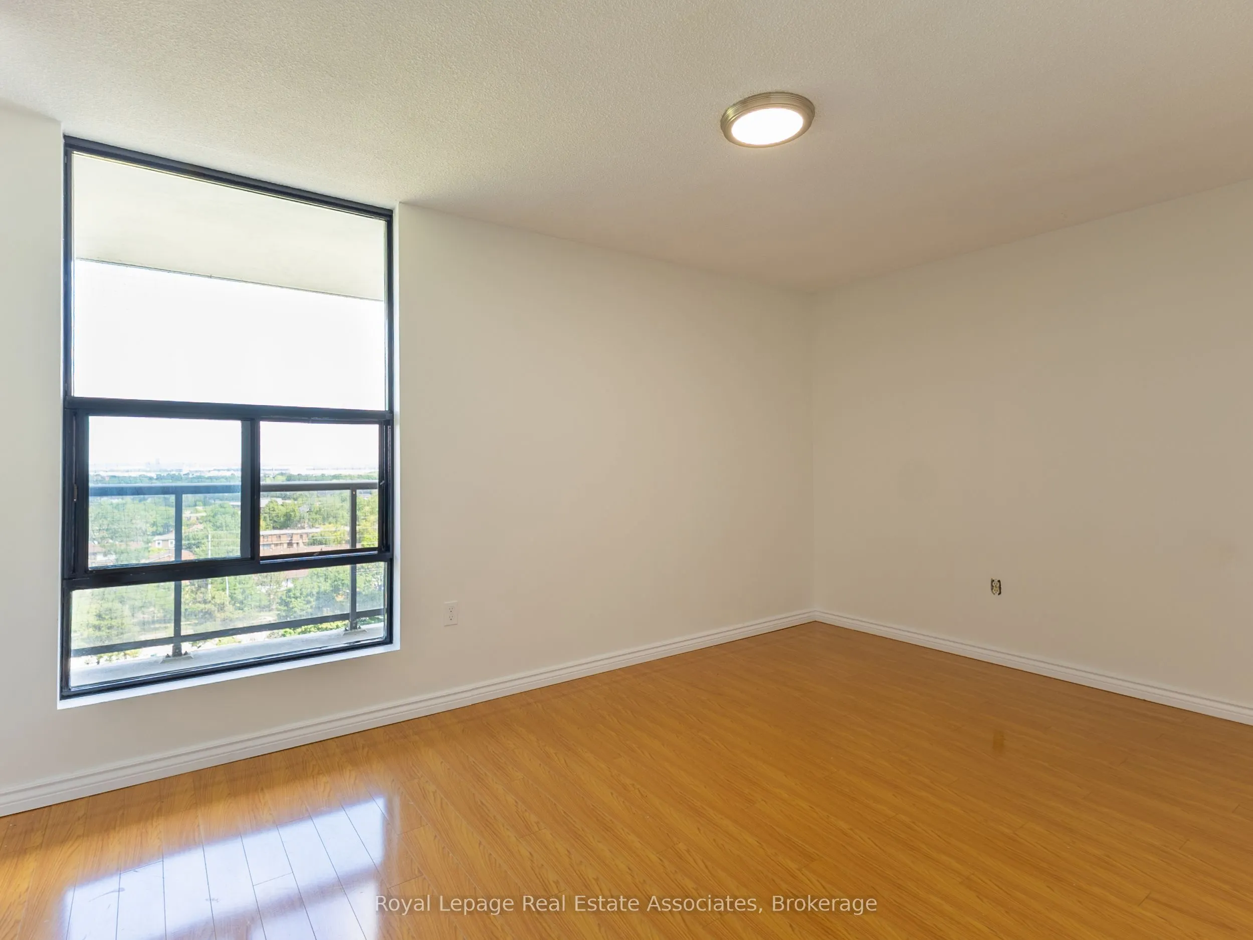 17 Knightsbridge Road, #1205