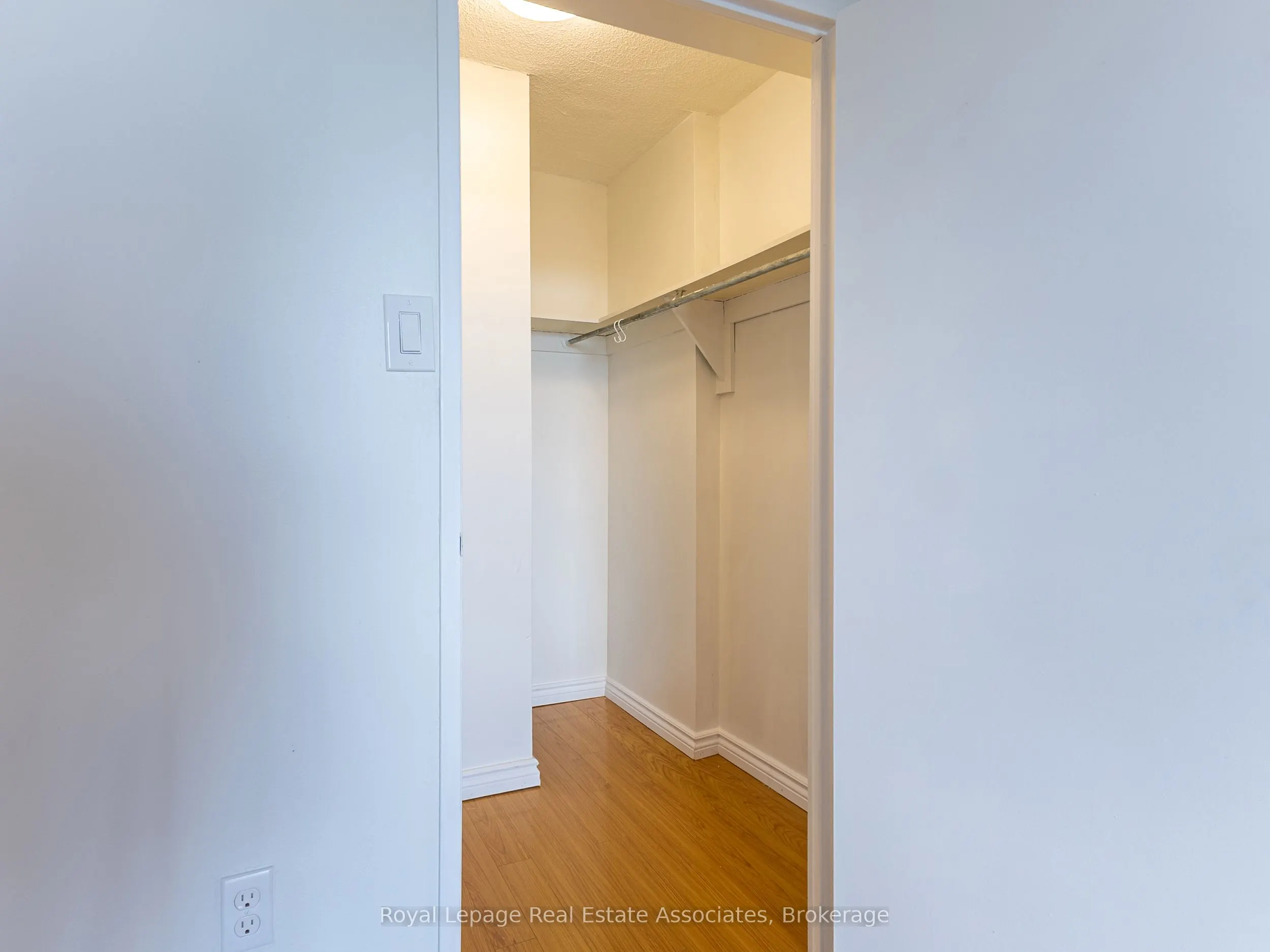 17 Knightsbridge Road, #1205